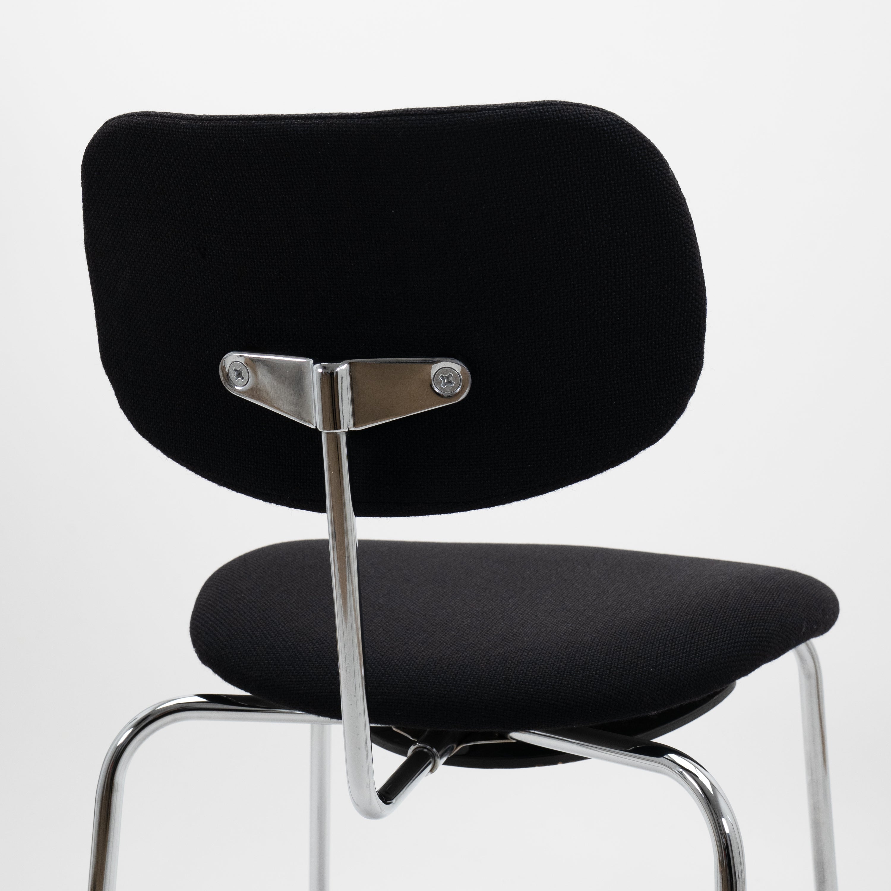 SE68 Chair Black by Wilde&Spieth