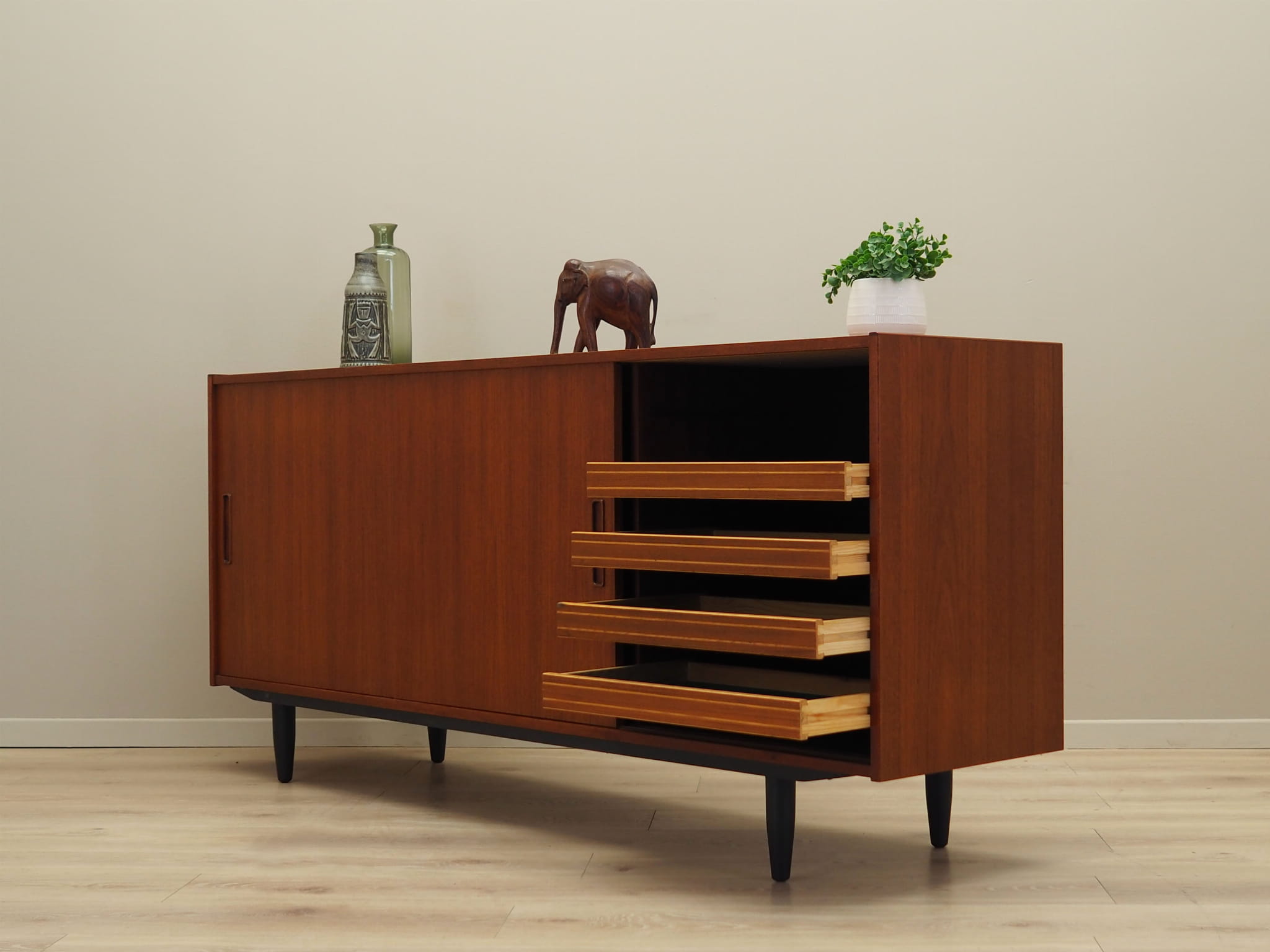 Vintage Sideboard Teakholz Braun 1970er Jahre
