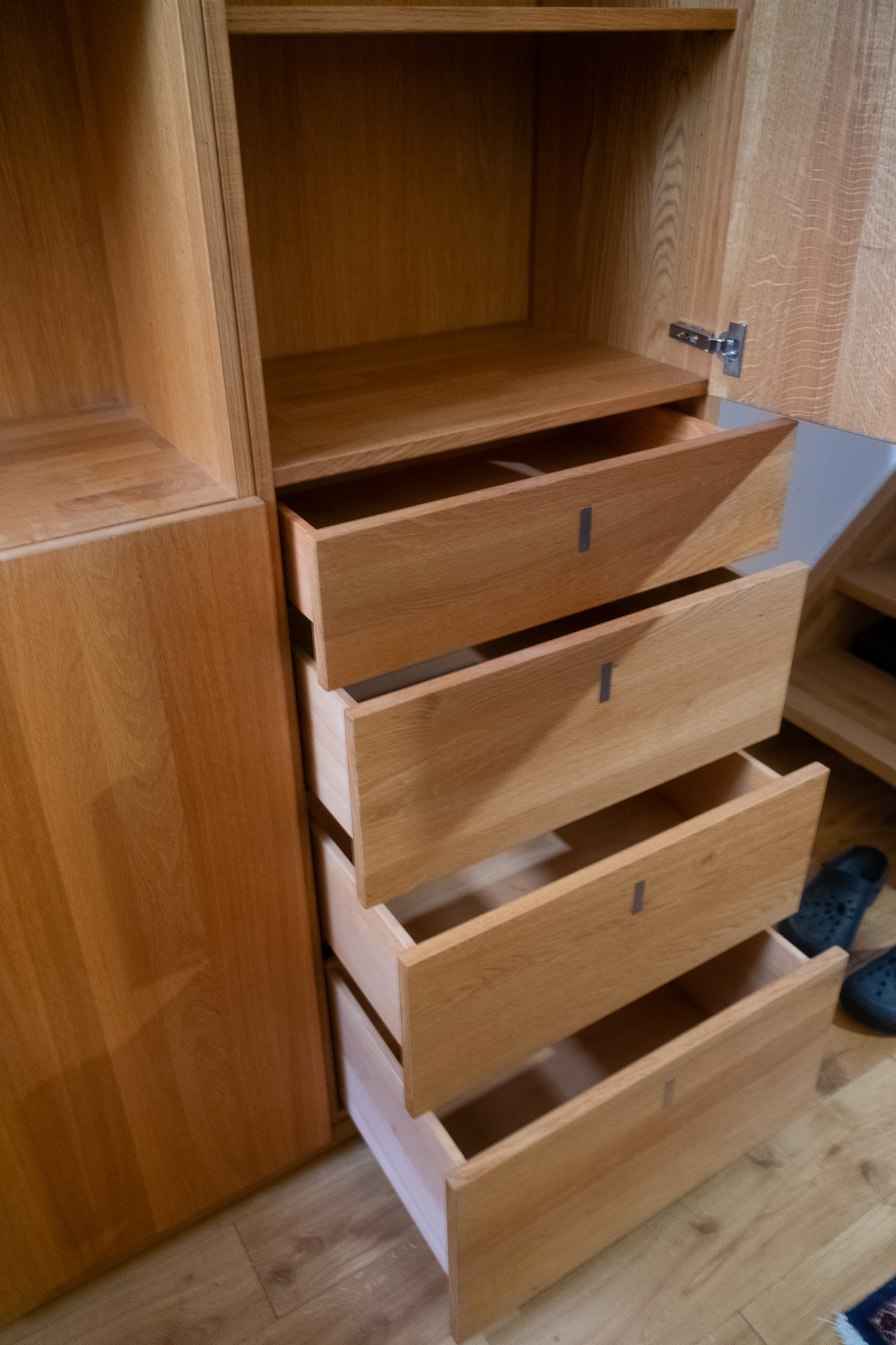 Cubus Korpussystem Kleiderschrank Massivholz Braun