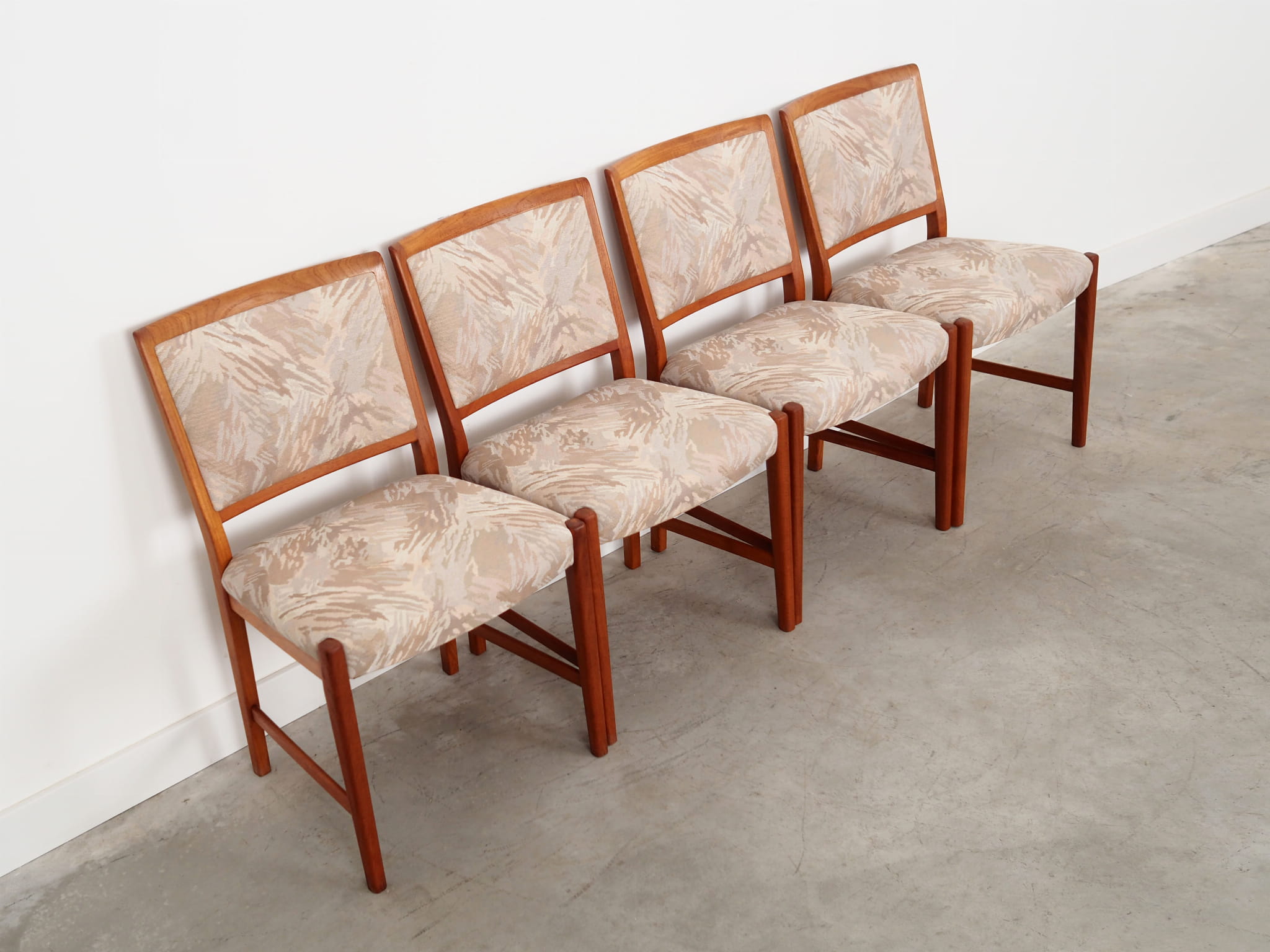 4x Stuhl Teakholz Textil Beige 1970er Jahre 