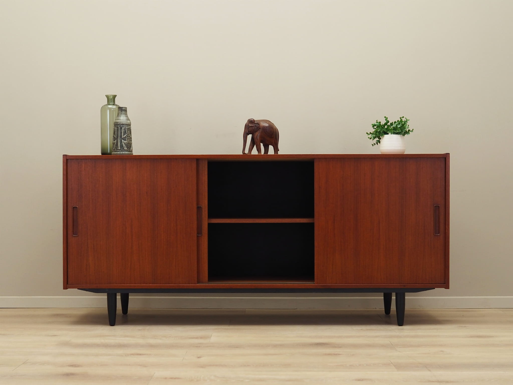Vintage Sideboard Teakholz Braun 1970er Jahre