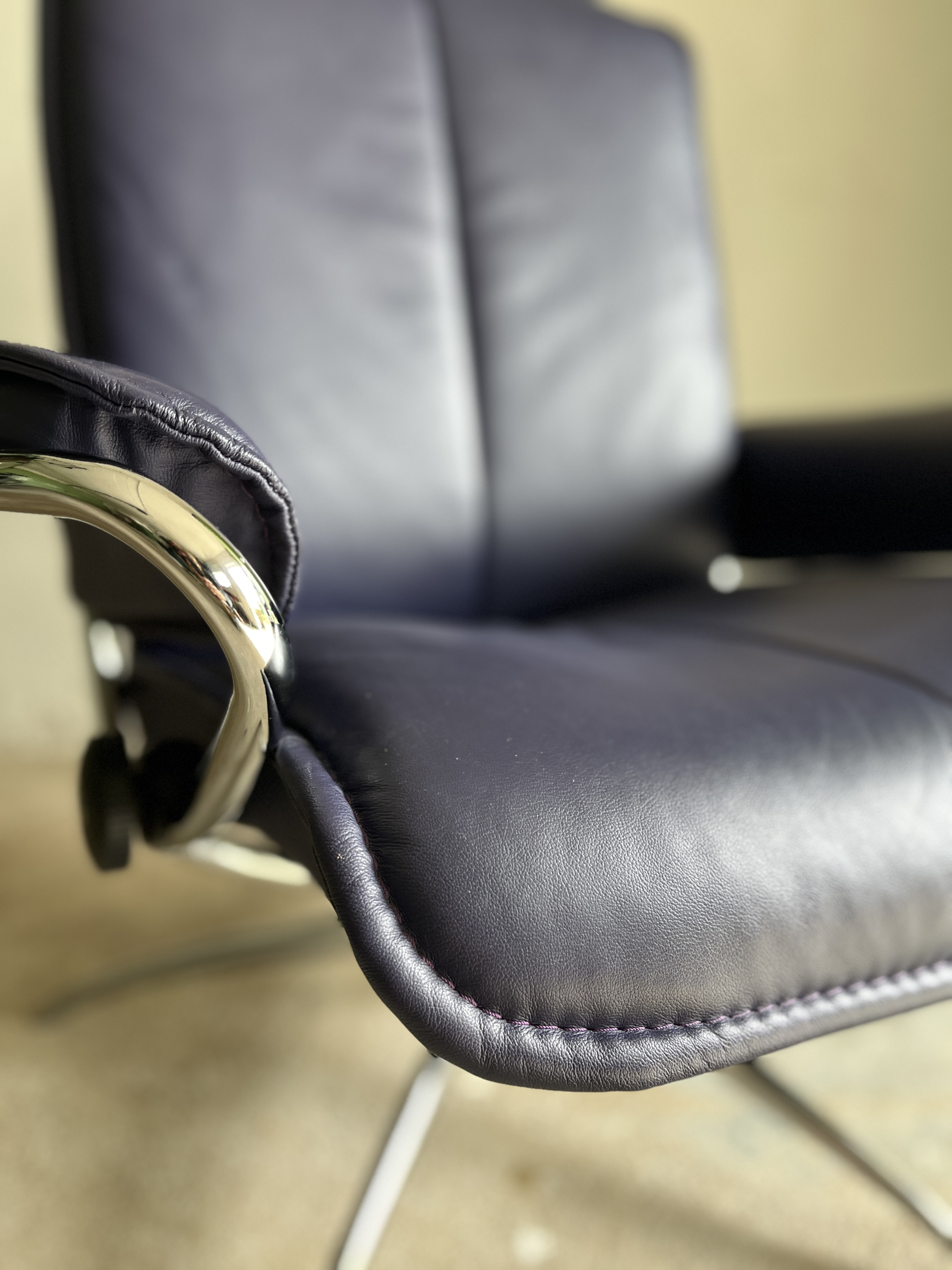 Office chair with armrests Leather Blue