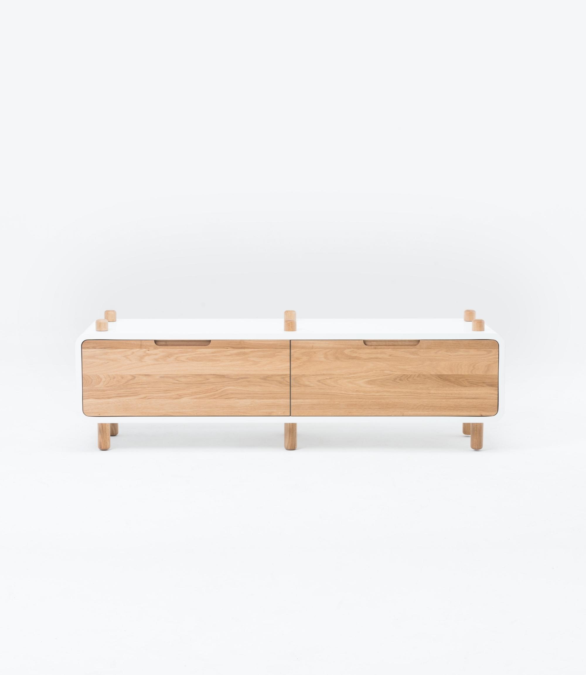 Sideboard aus Handarbeit Loop Eiche