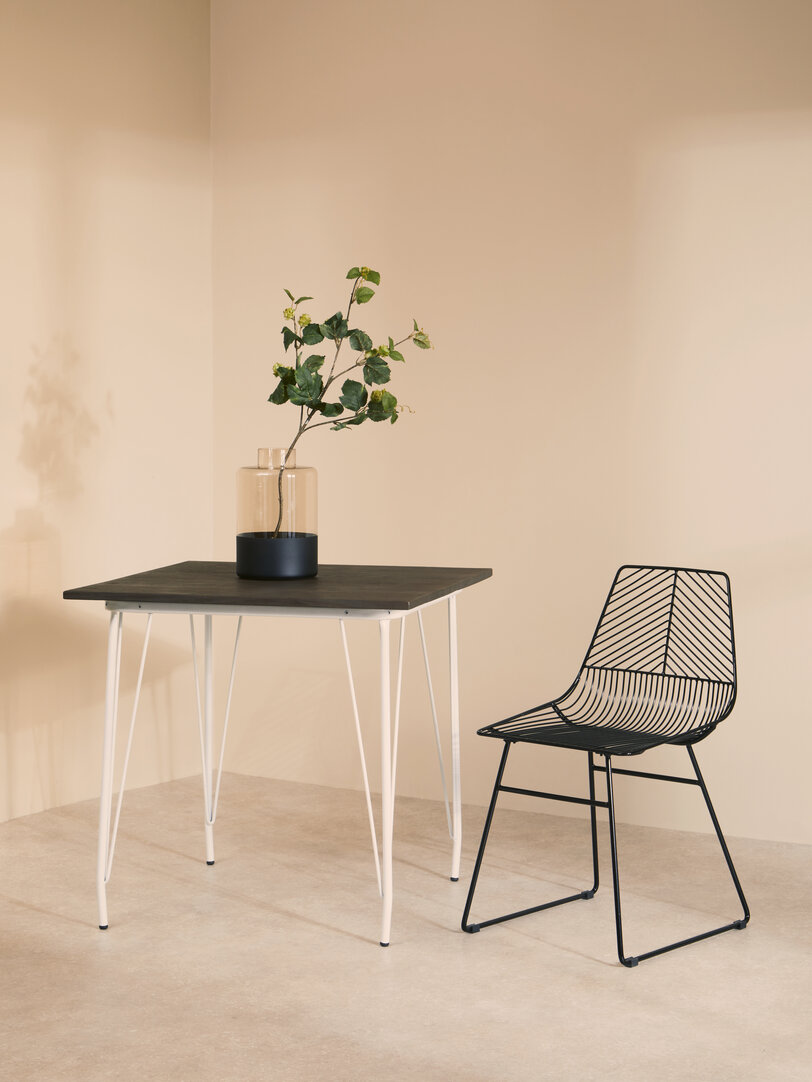 District Grey Metall und Elmholz Tisch
