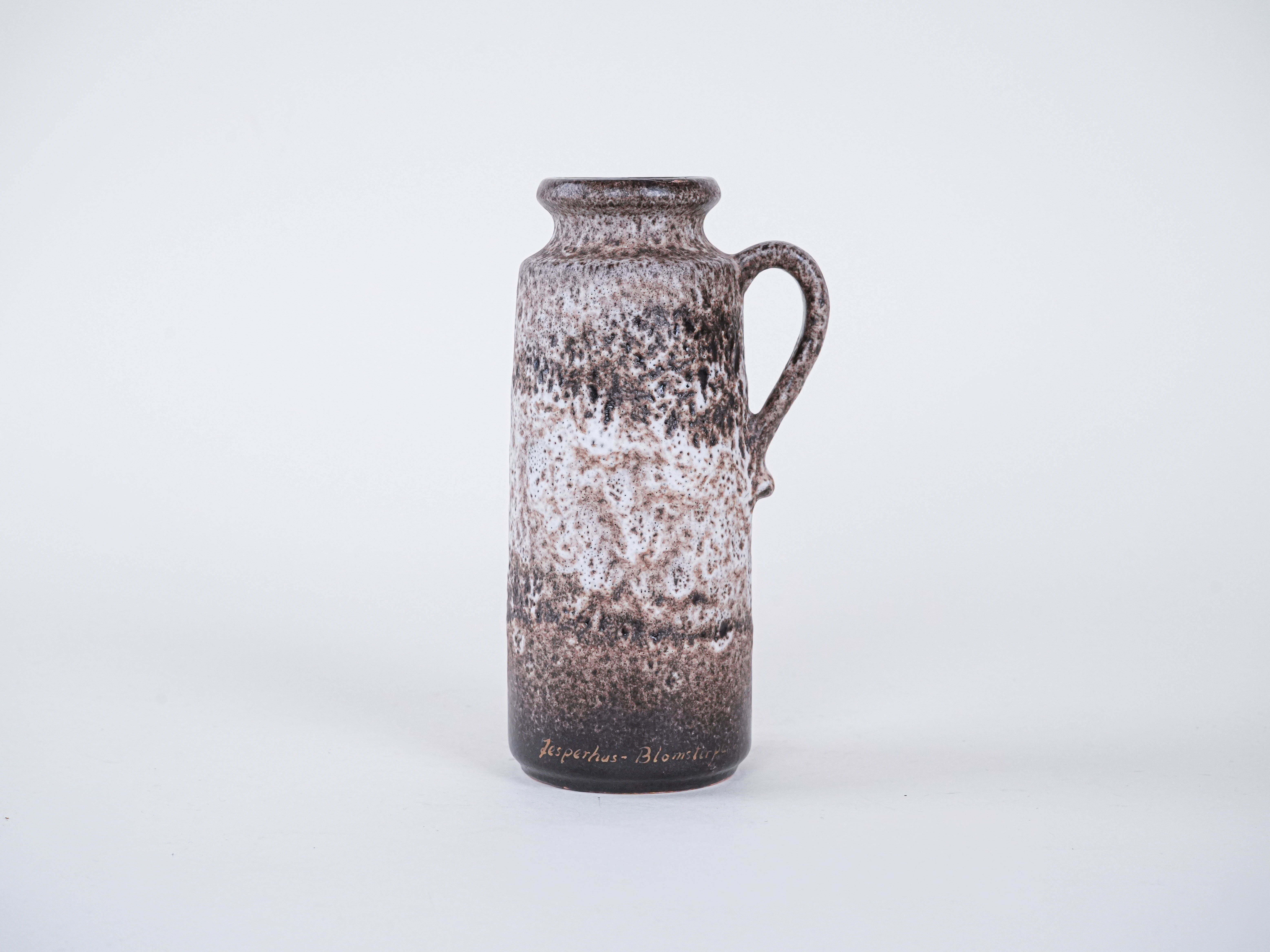 Keramikvase mit Henkel 1960er Jahre