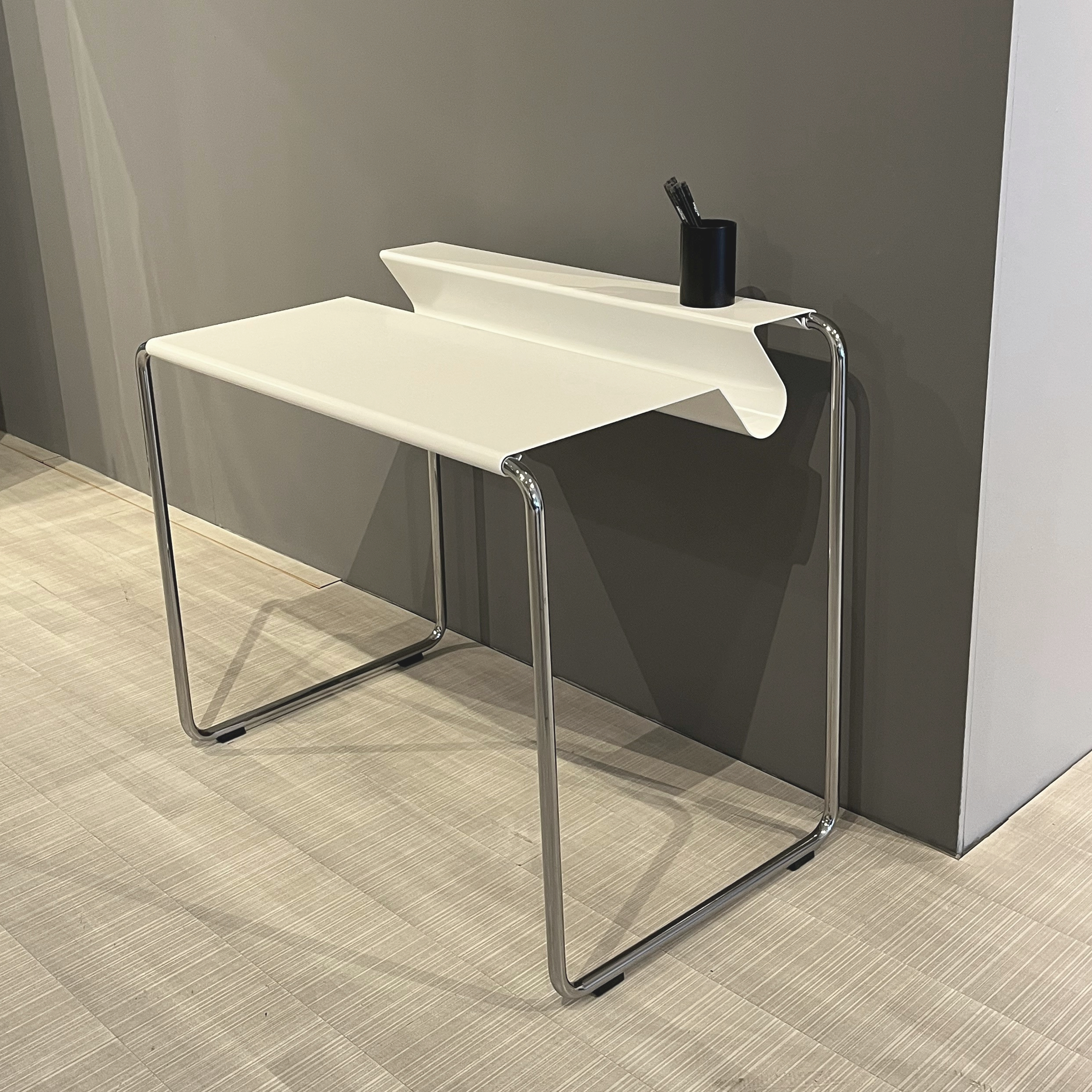 PS 07 Sekretär Stahl Signalweiß