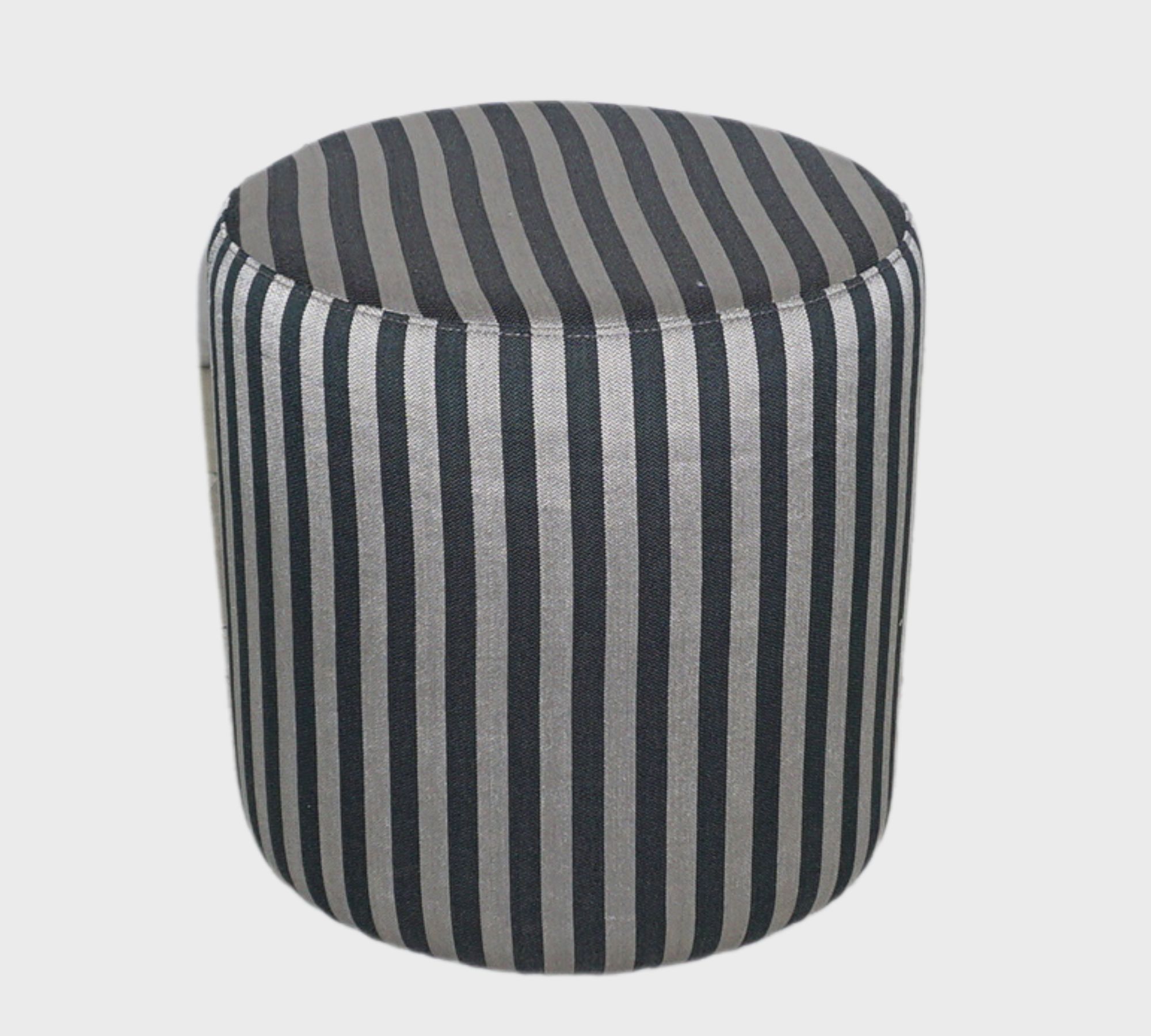 Pouf No. 9 Line Latte Black