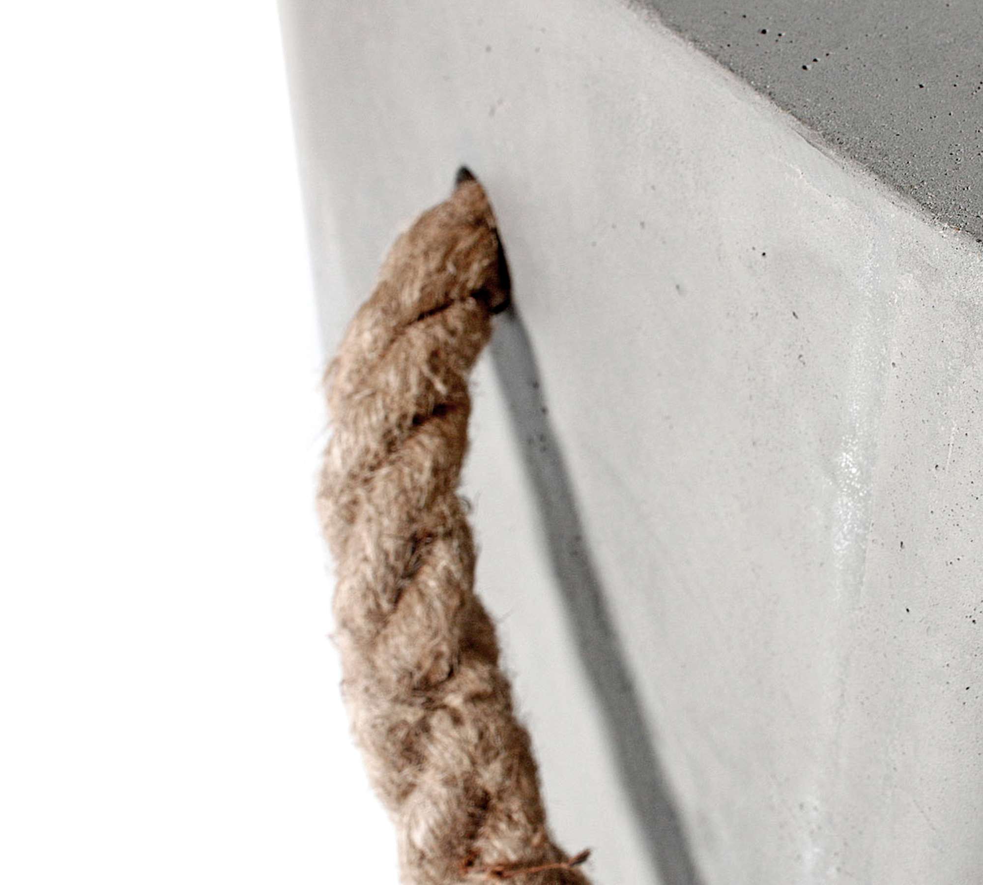 Edge On Wheels Hocker Faserbeton Grau