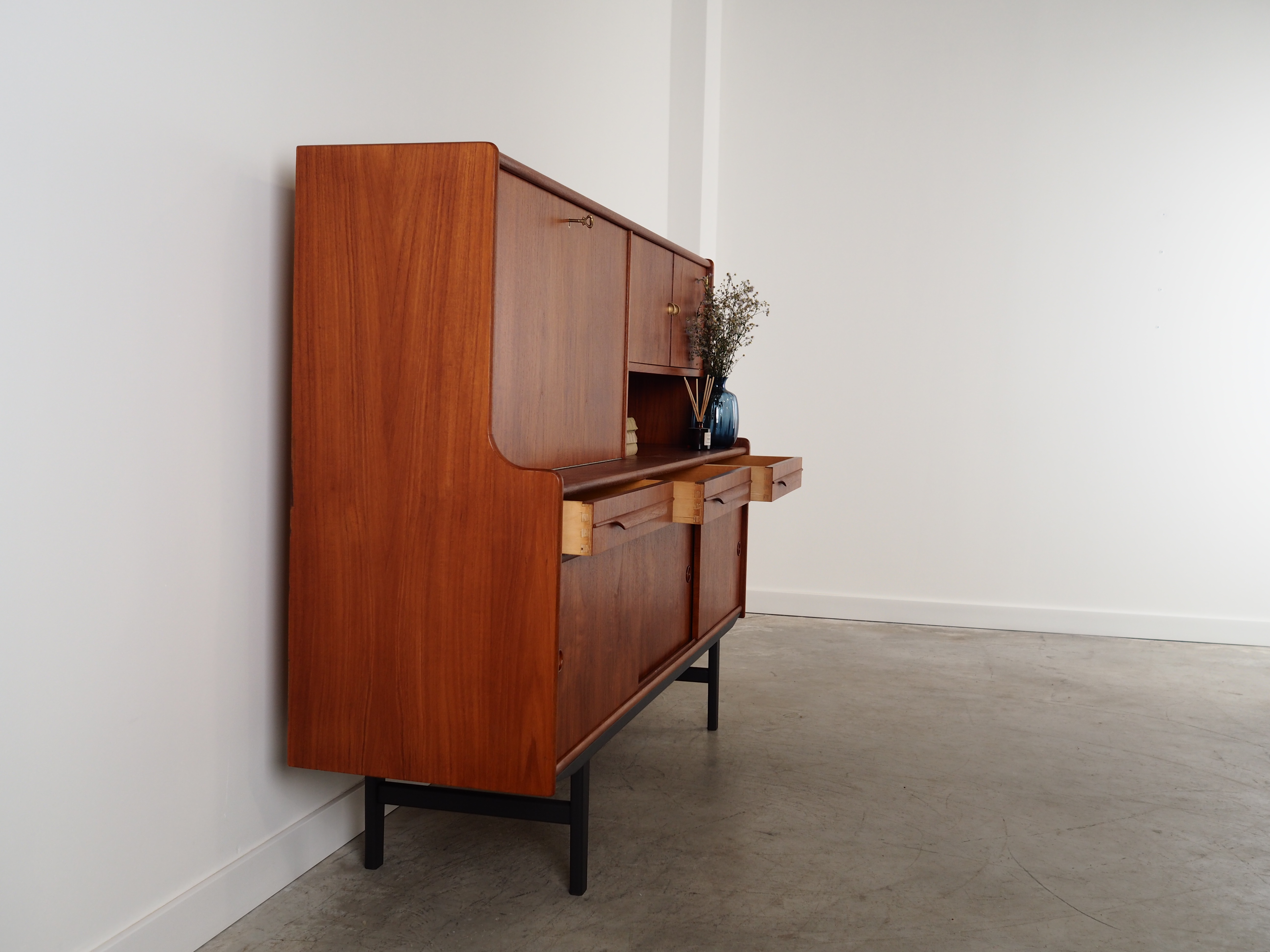 Highboard Teakholz 1960er Jahre