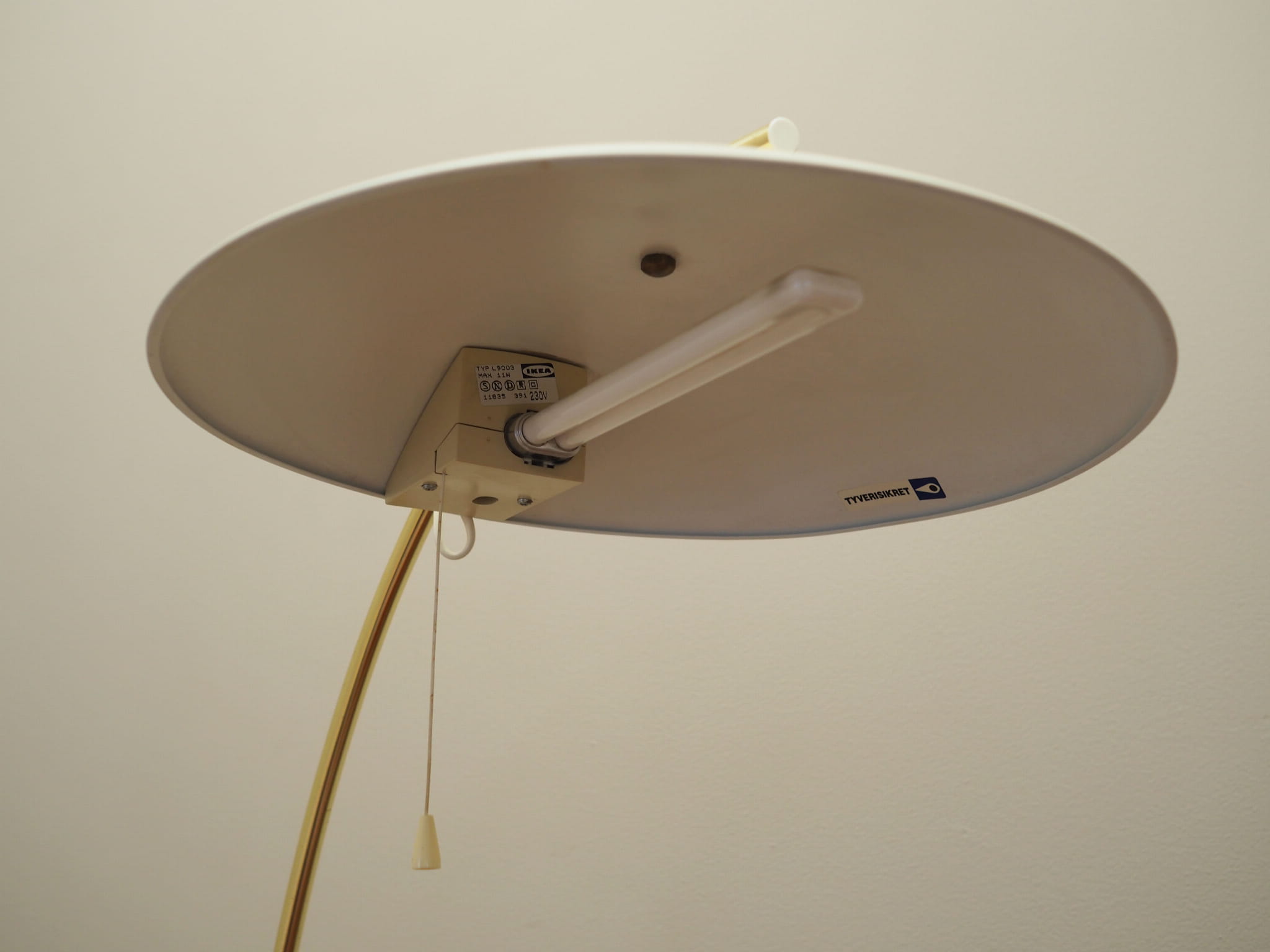 Table lamp metal white 1980s