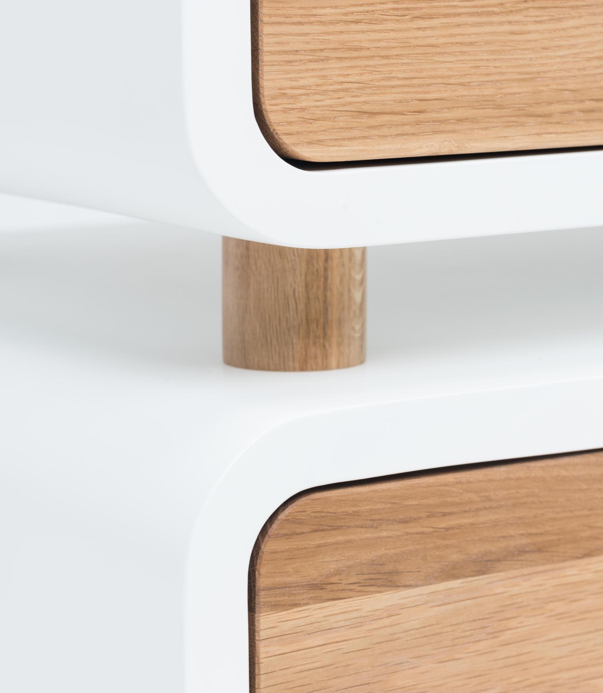 Sideboard aus Handarbeit Loop Eiche