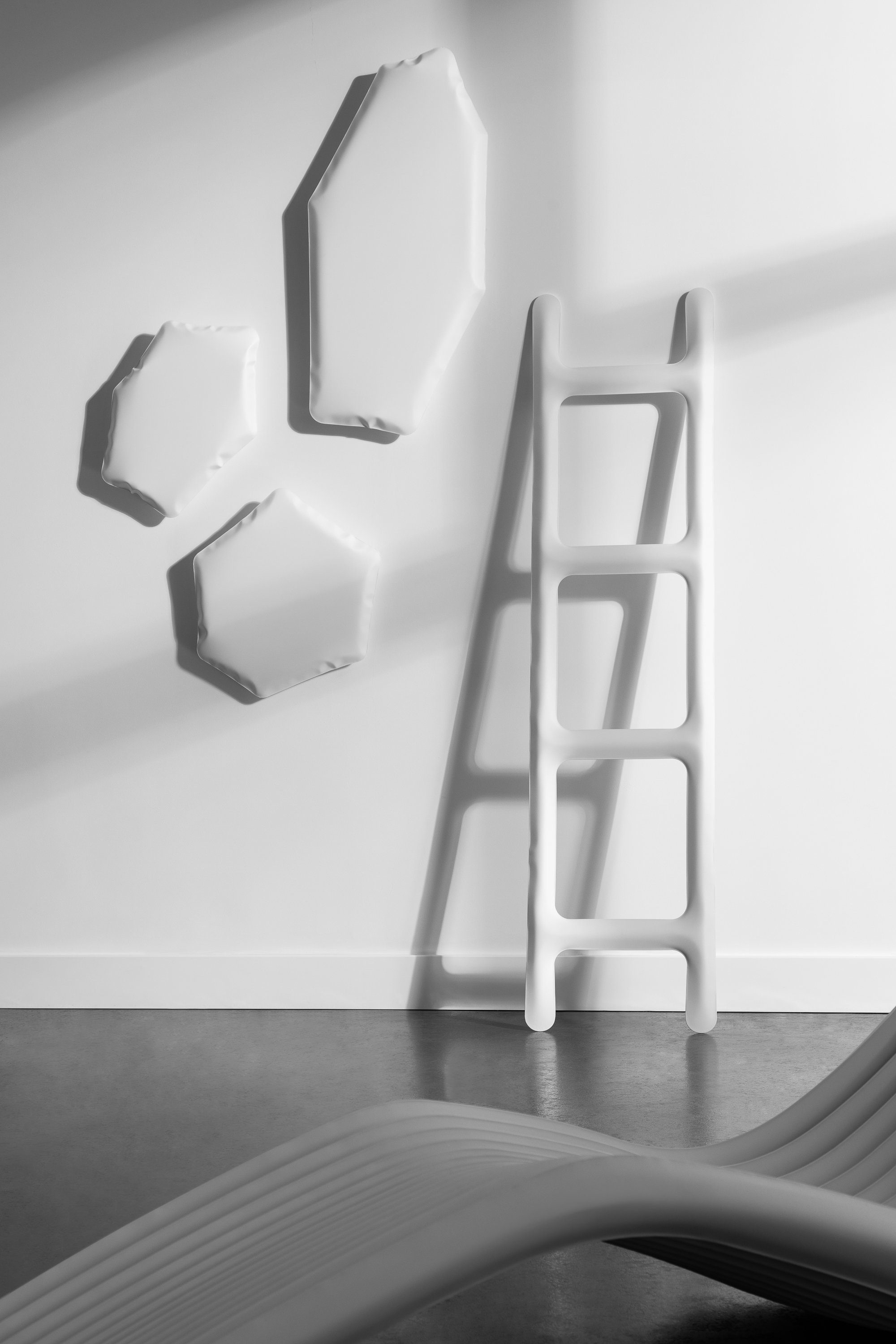 Table Mirror C4 Stainless Steel Candy White Matte