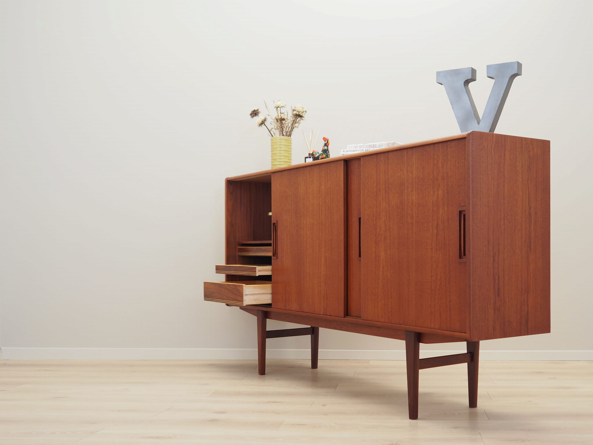 Vintage Highboard Teakholz Braun 1960er Jahre