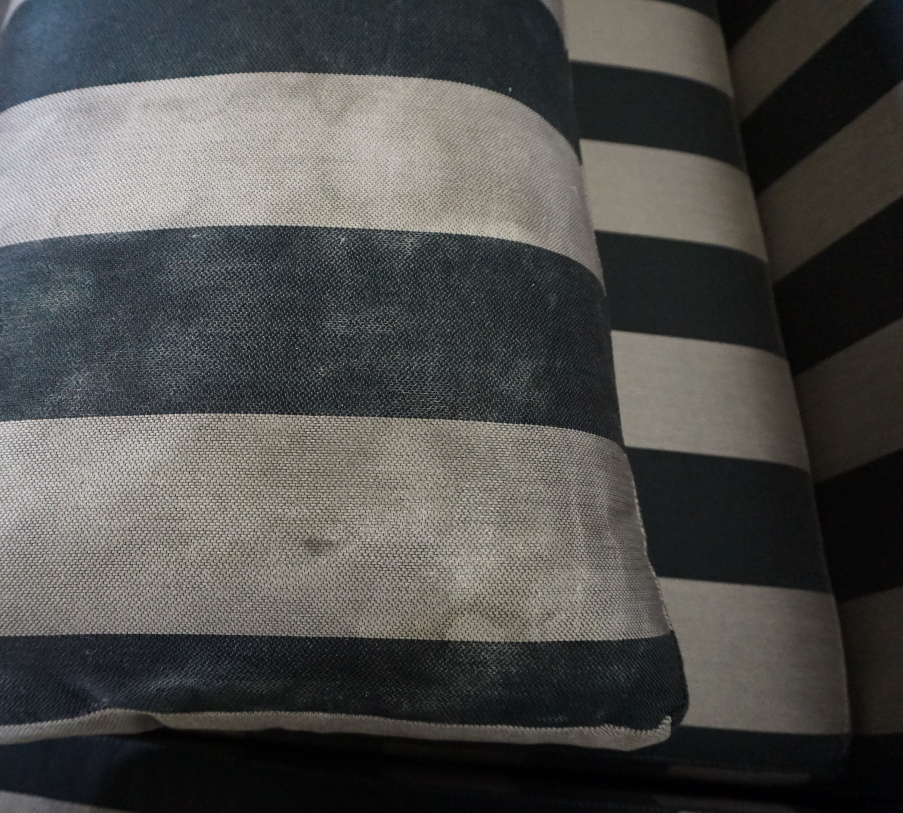 Dylan Sofa 4-Seater Line Latte Black