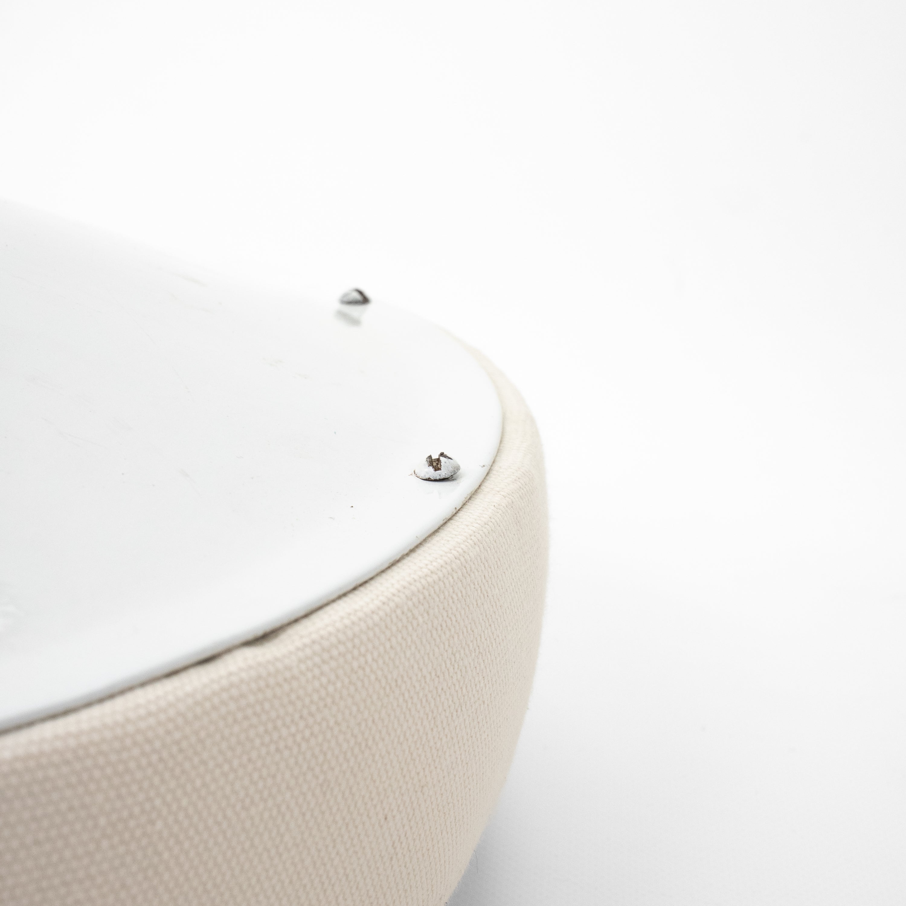 Eero Saarinen Tulip Hocker Weiß