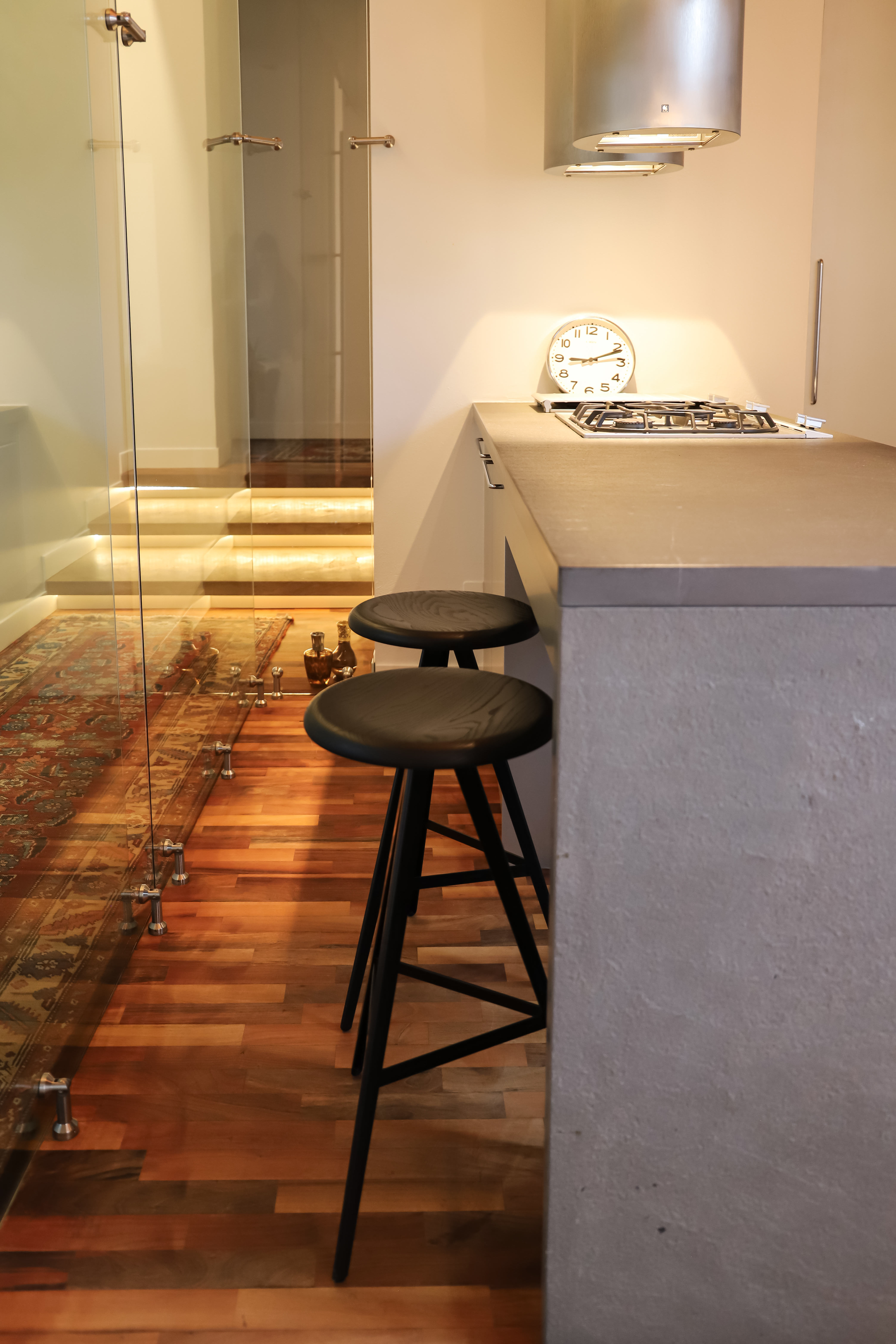 Kuky Alto Nero Sgabello Metallo Legno Nero