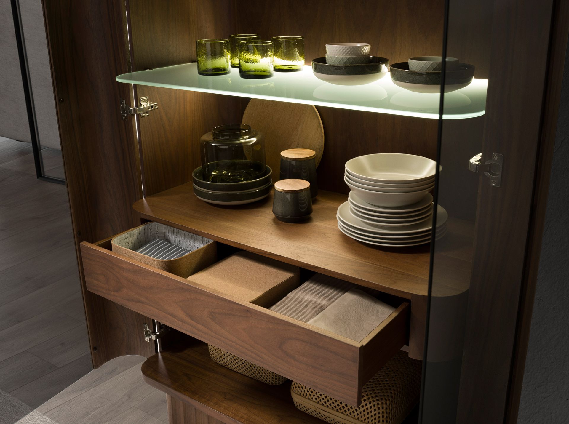 Sideboard aus Glas und Walnuss 3273