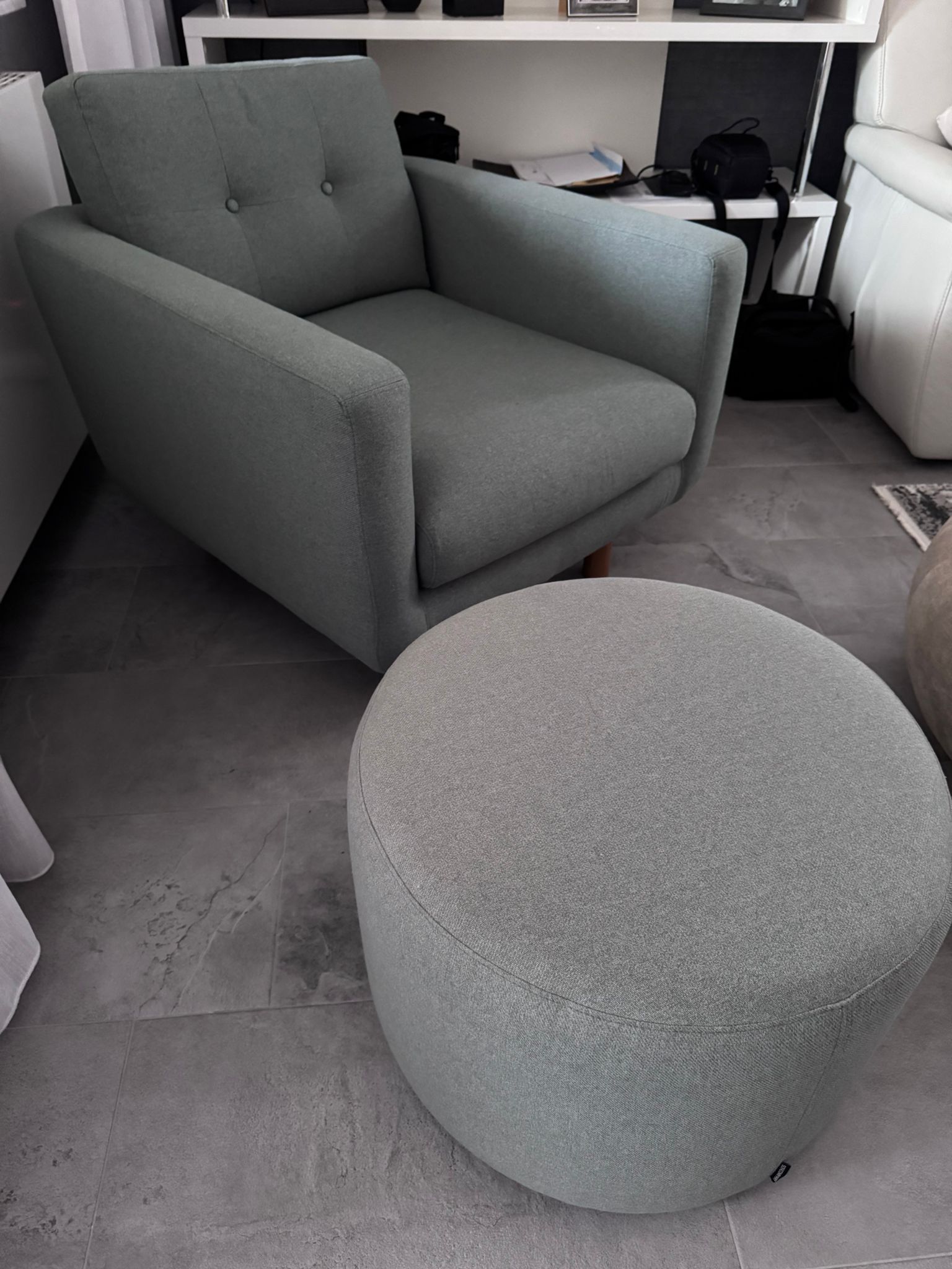 No. 9 Hocker Kunstfaser Grau