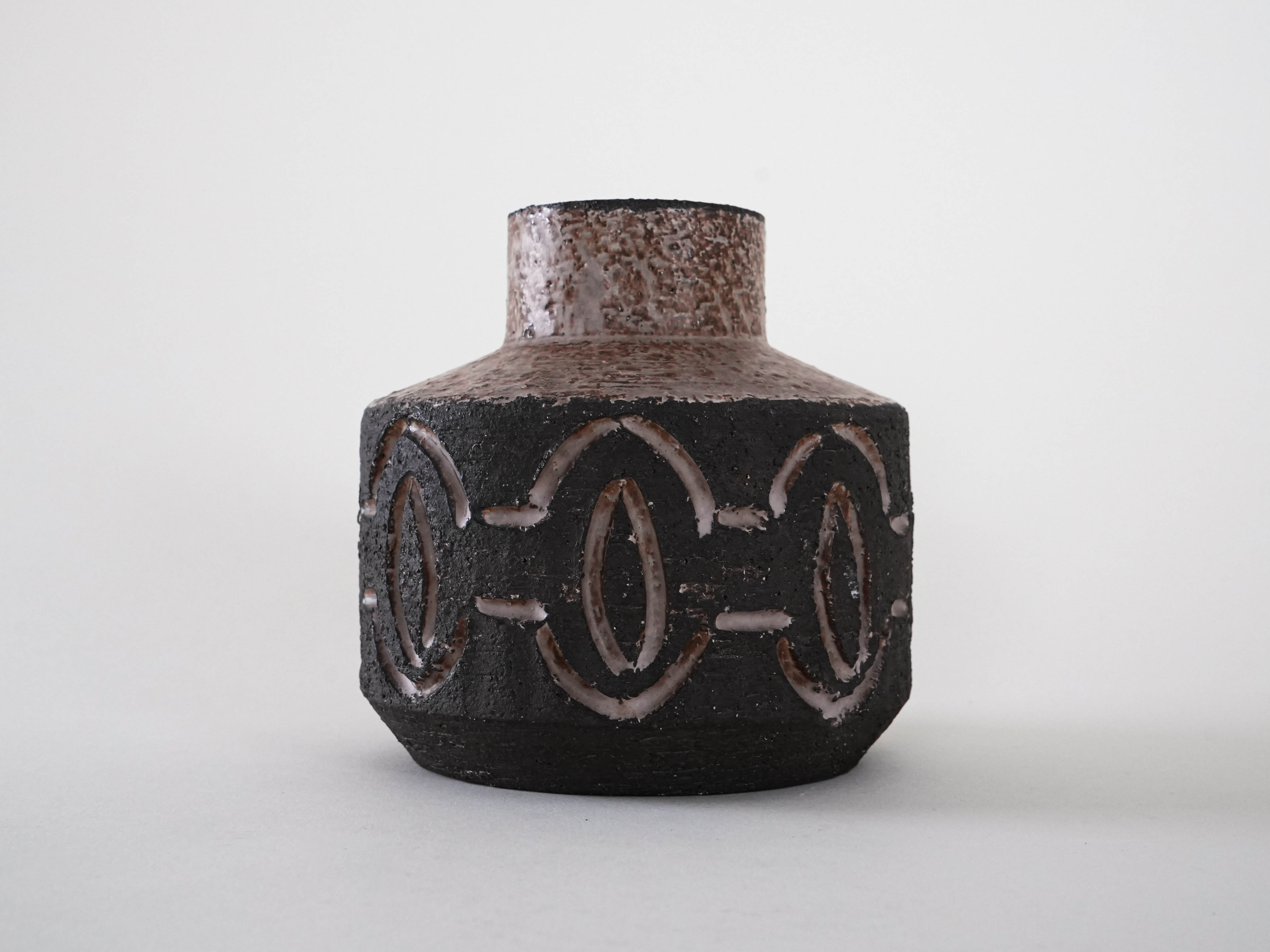 Ceramic vase Brown