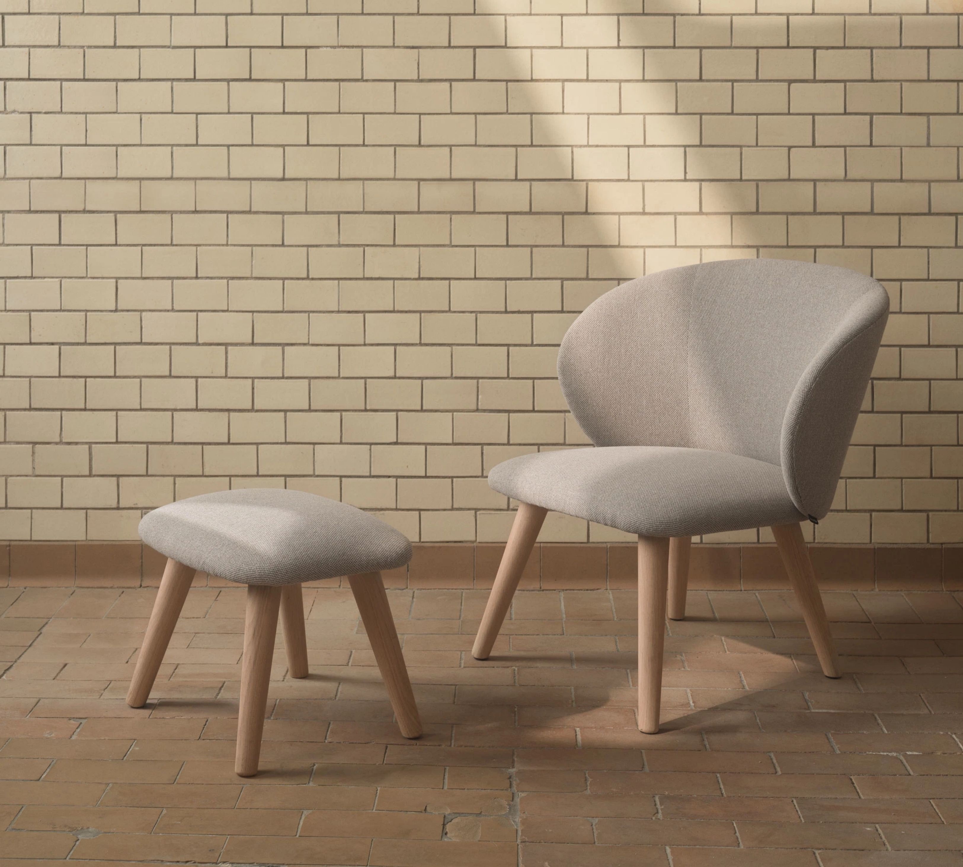 Farrow Armchair Agnes Brown