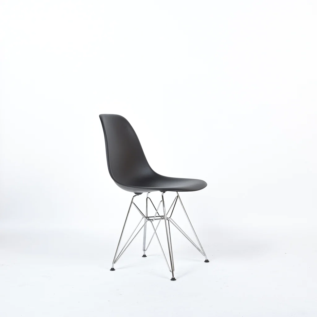 DSR Eames Plastic Side Chair Chrom Schwarz