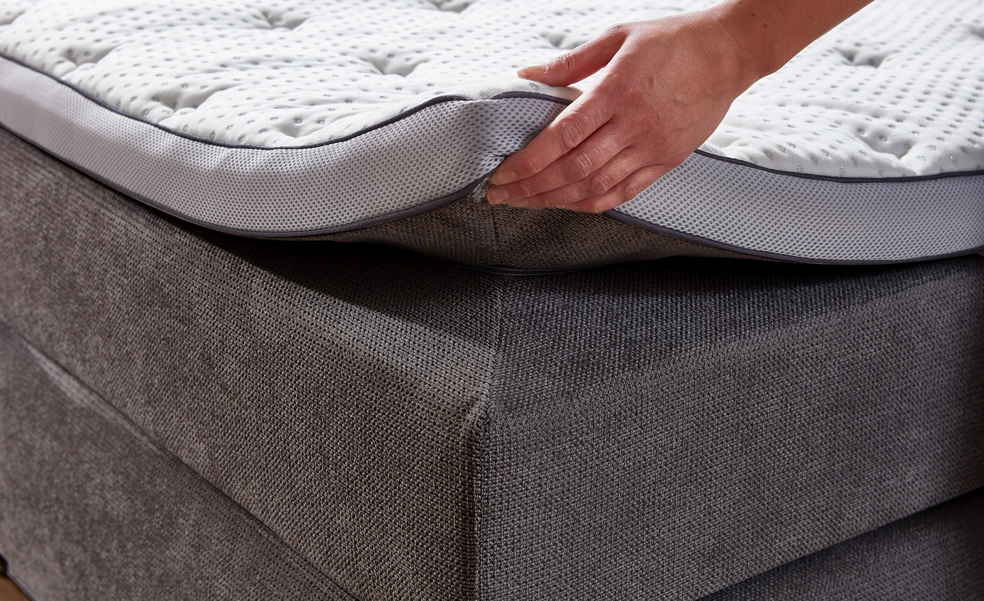 Chicago Boxspringbett mit Bettkasten & Topper Grau