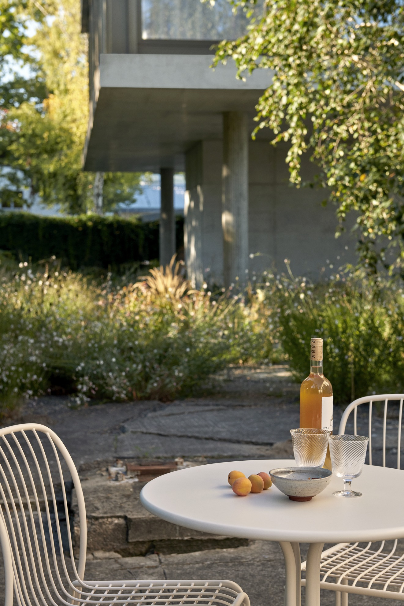 Thorvald Café Tisch SC96 Rund Beige