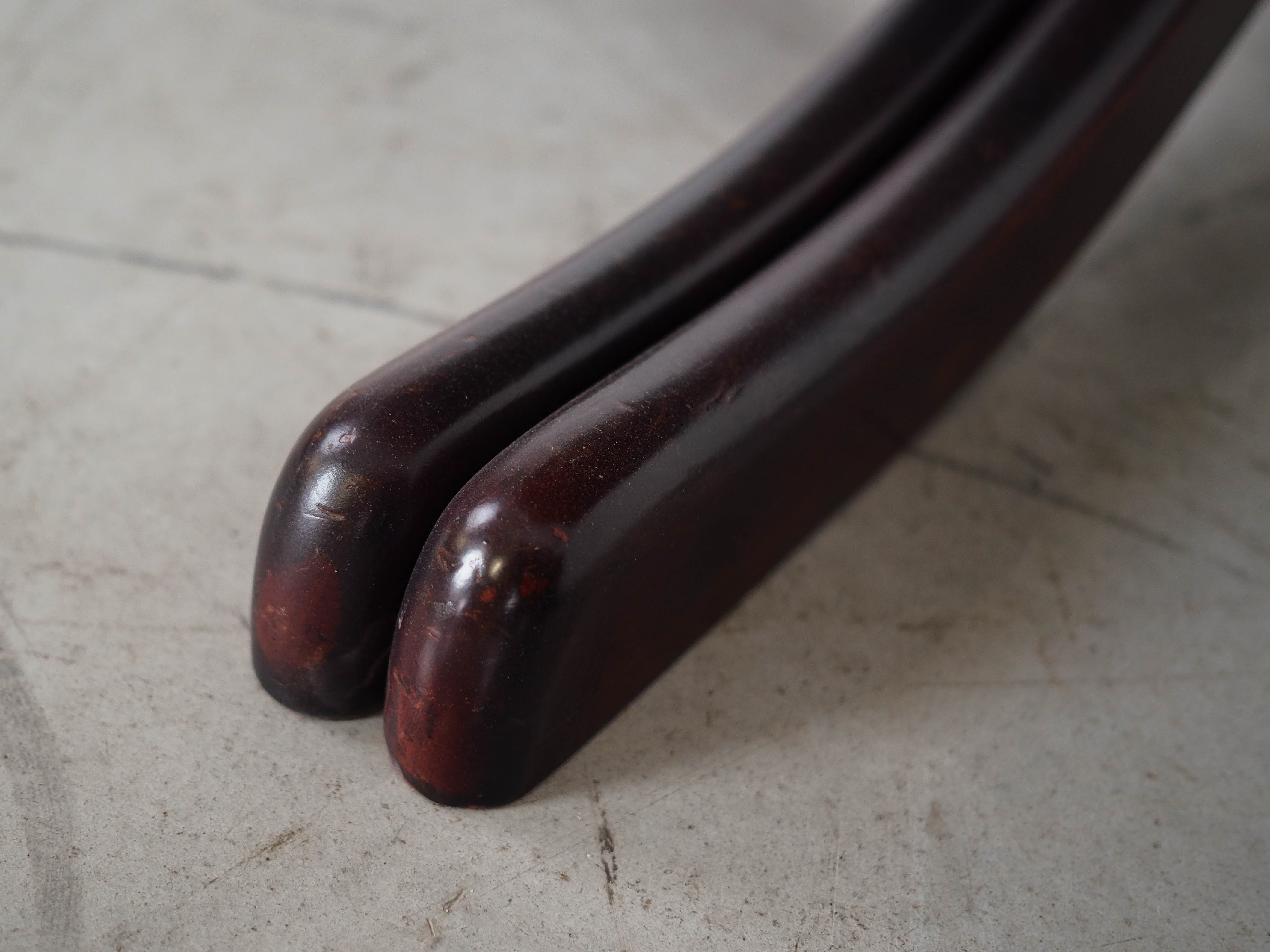 Mahogany table Dark brown 1970s Ø115cm
