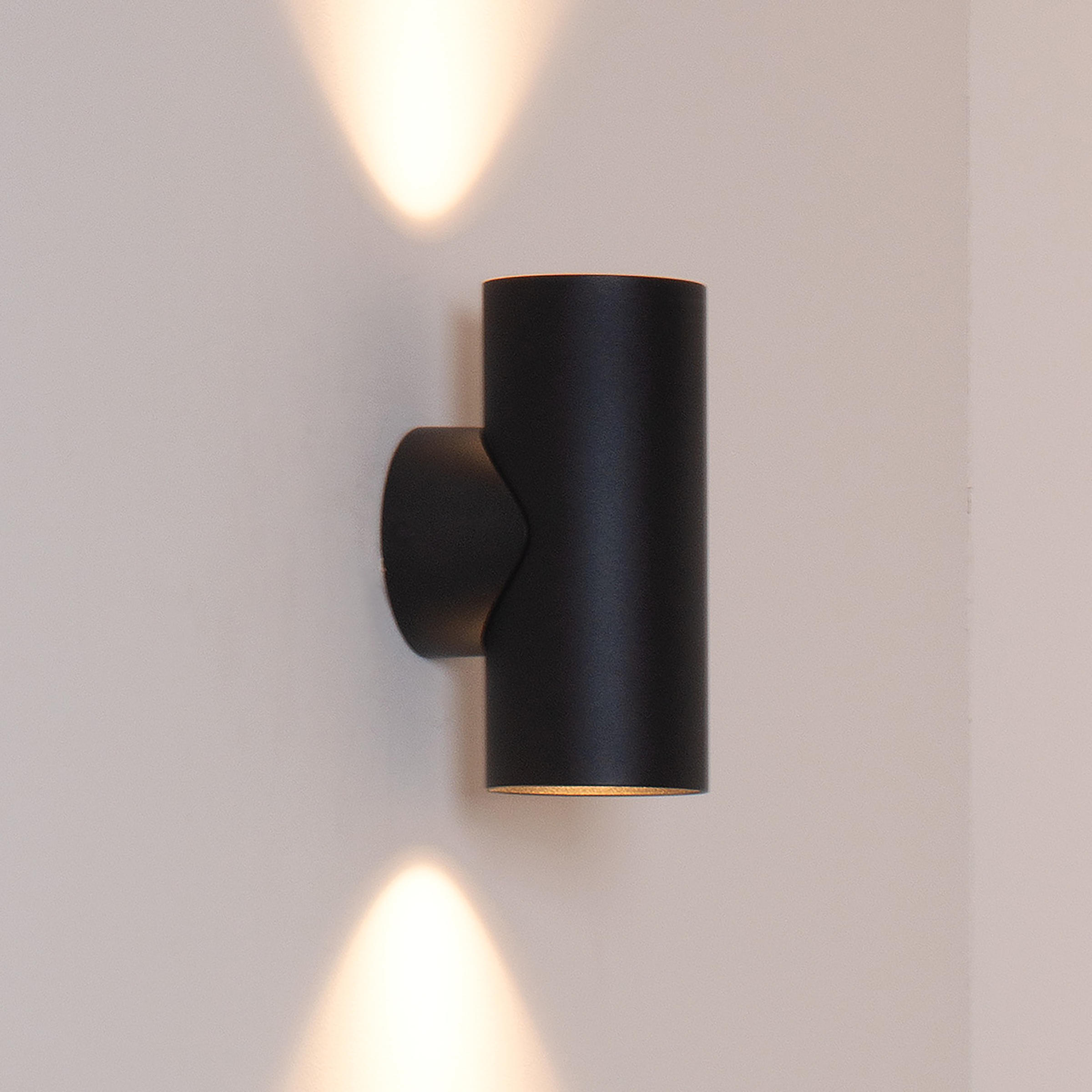 Bondi Wandleuchte Aluminium Schwarz