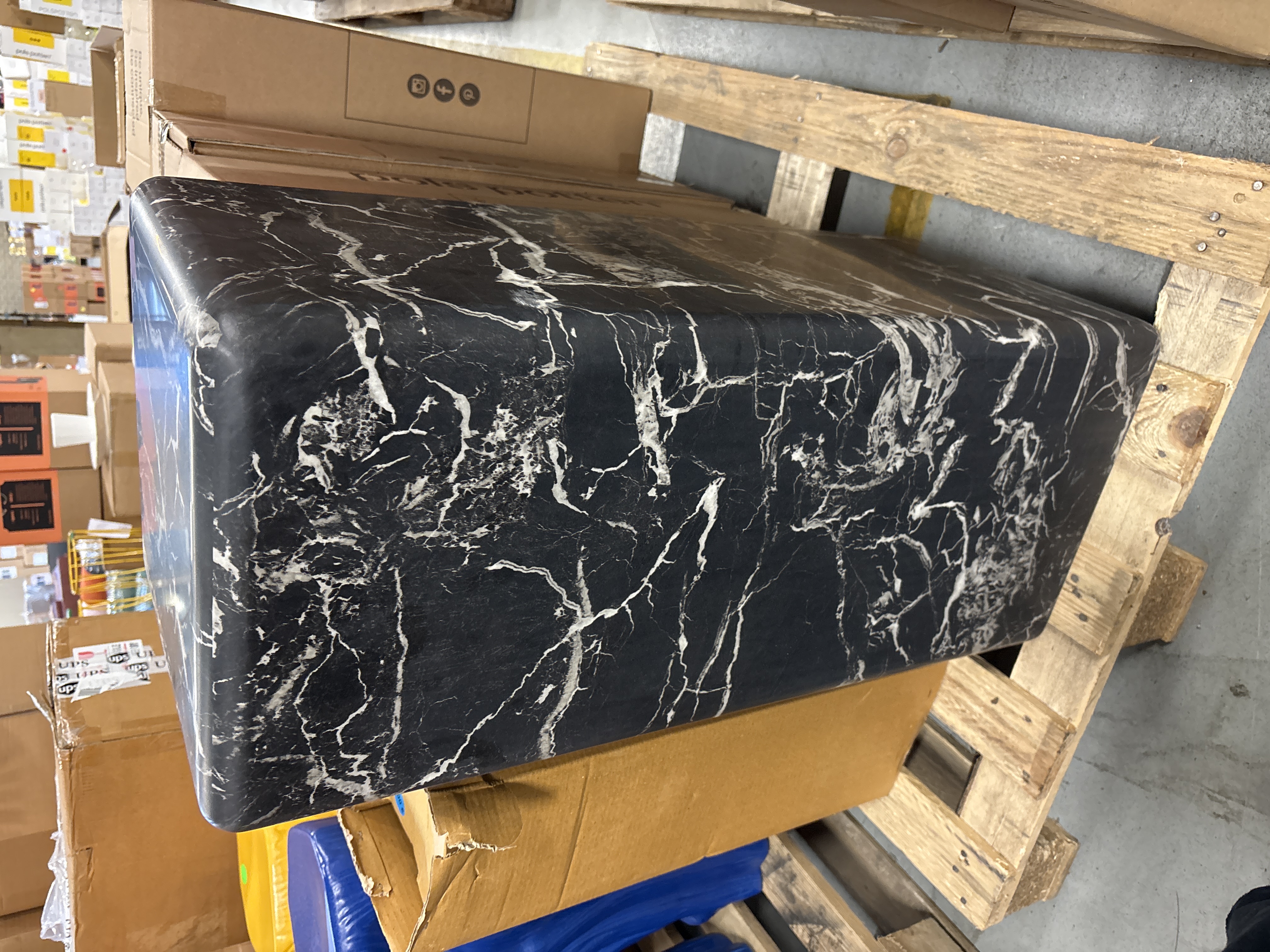Column Polspotten Marble Black