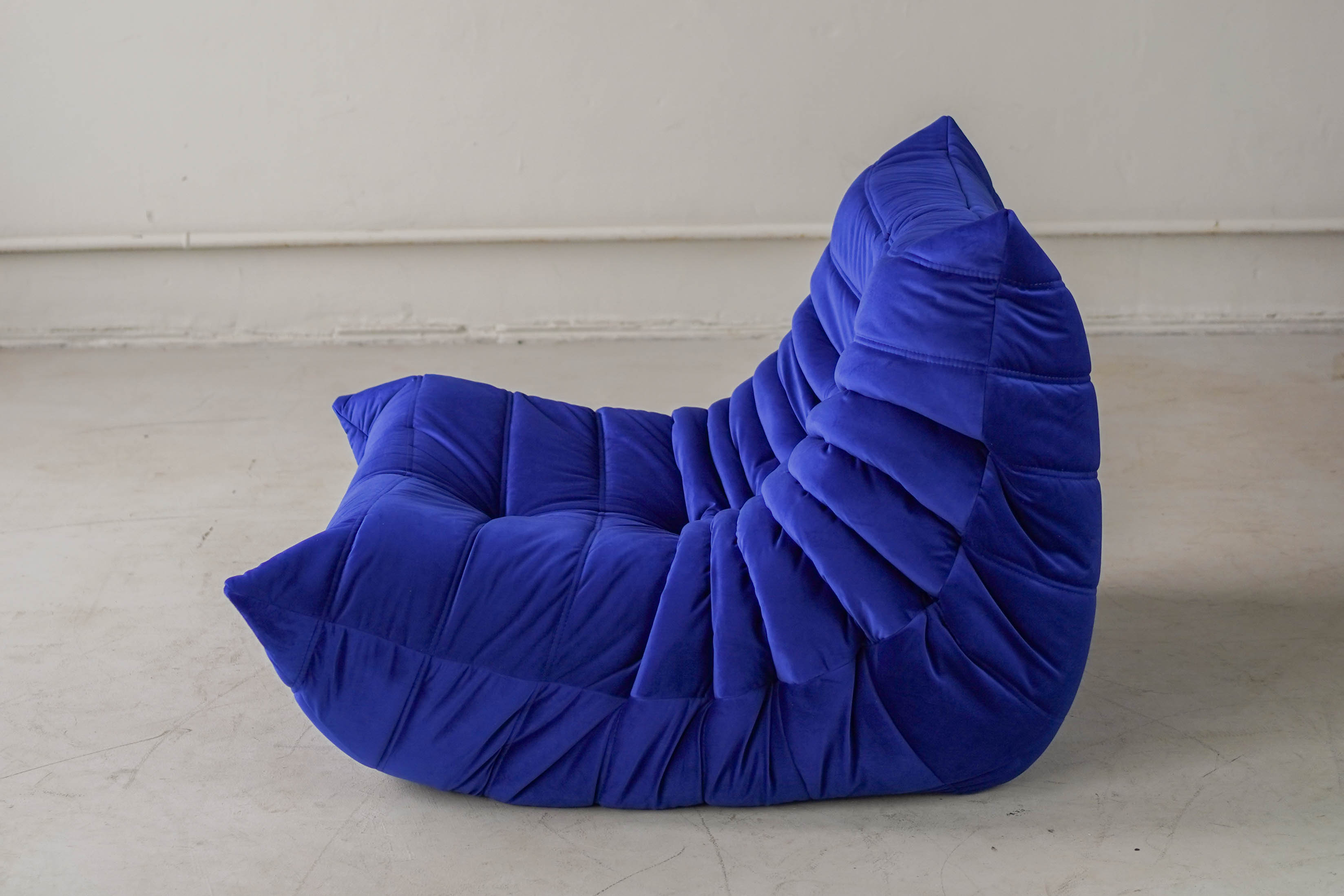 Togo Poltrona e Pouf Set Velluto Blu Cobalto