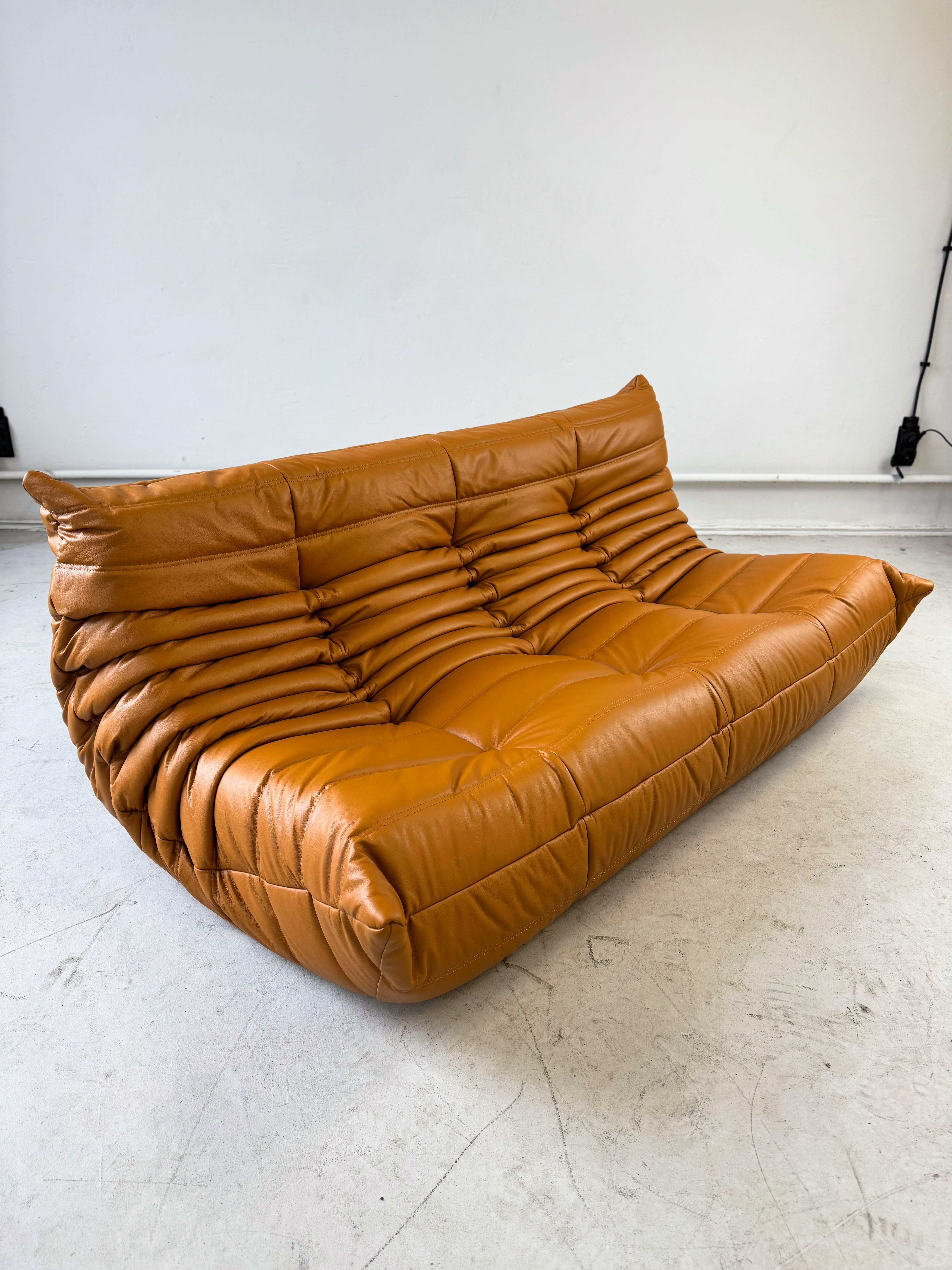 Togo Sofa 3-Sitzer Hochglanzleder Cognac Hell