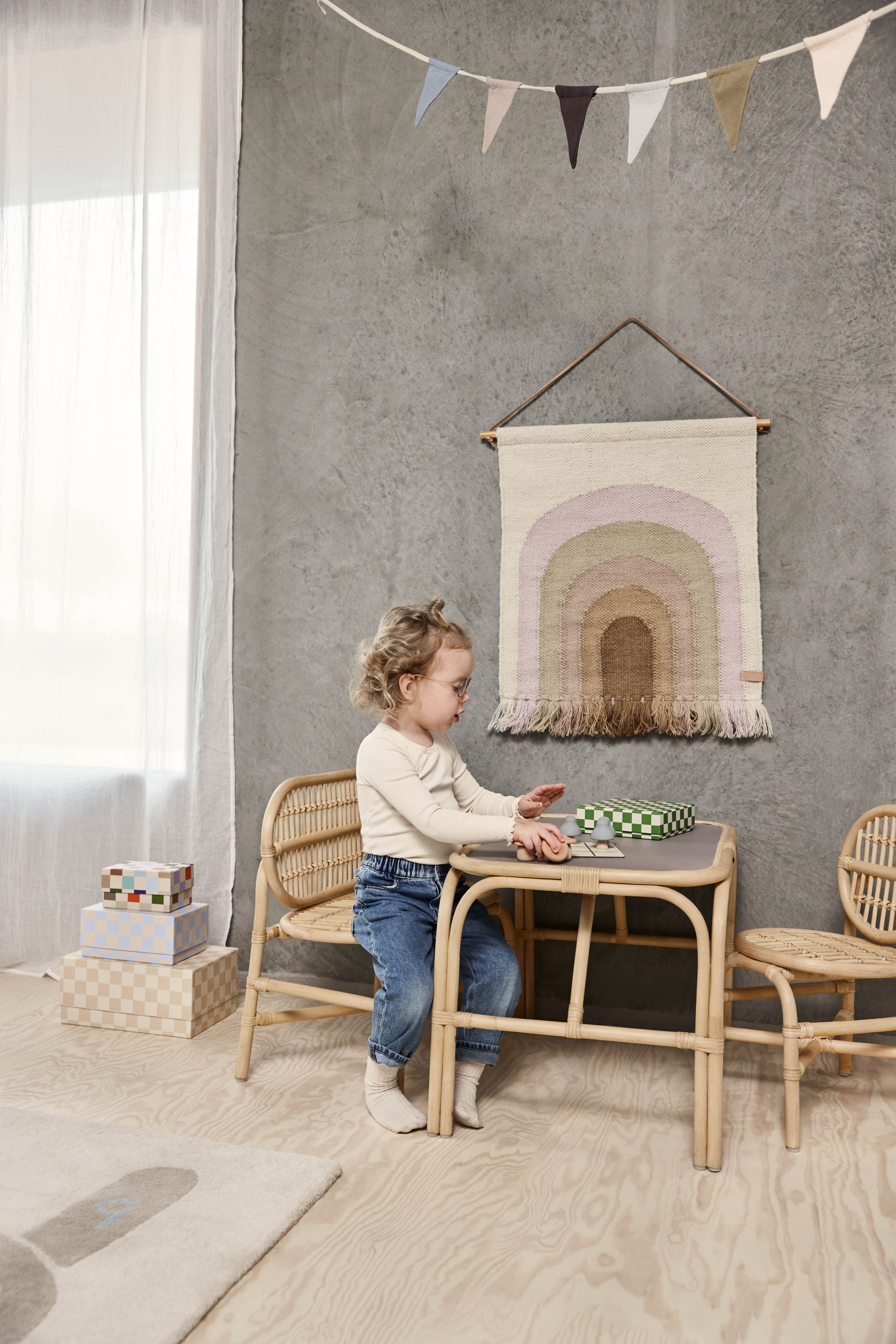 TicTacToe Spiel Pilzform Holz Grau