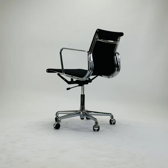 Eames EA 117 Stuhl Aluminium Schwarz