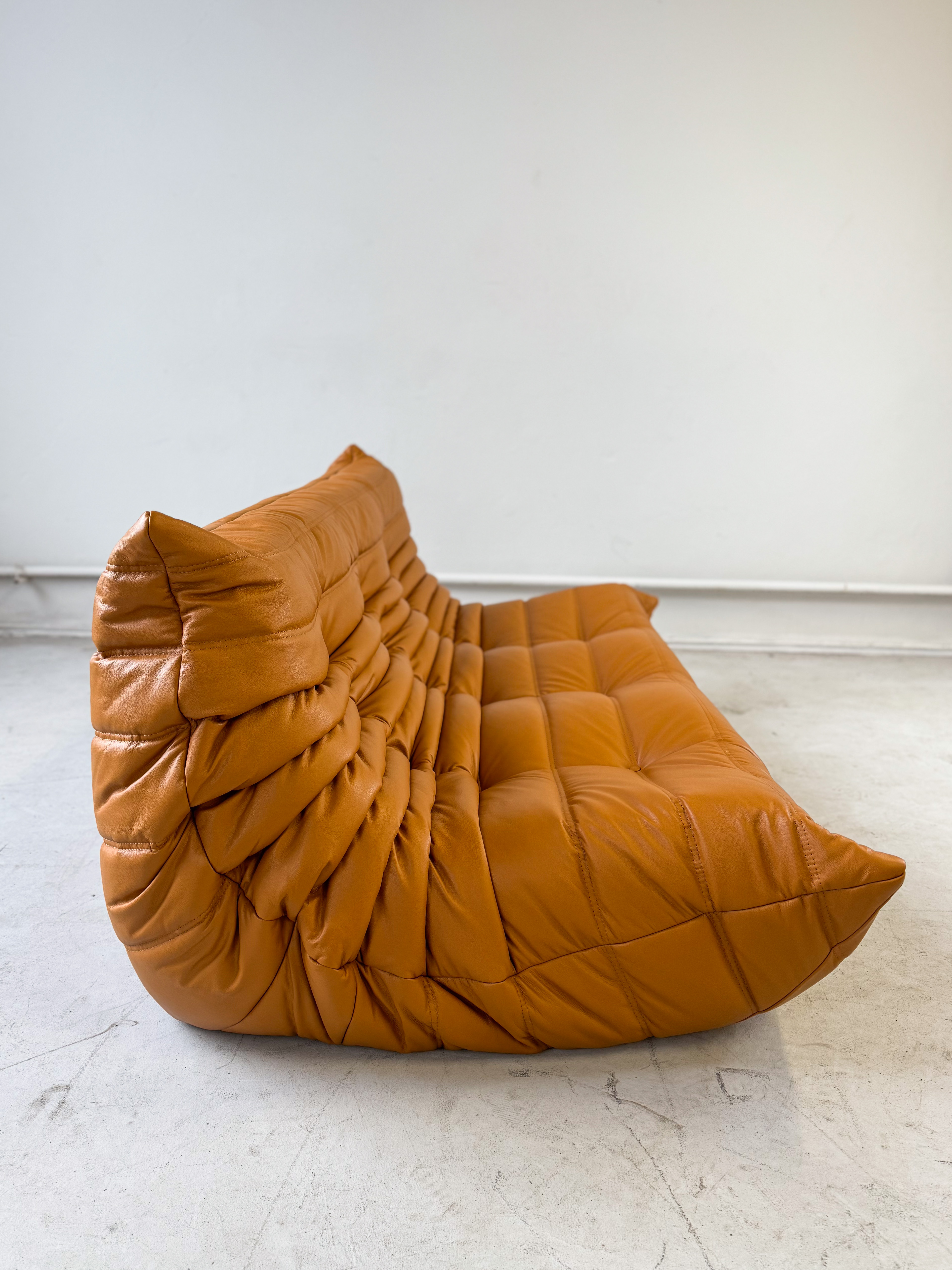 Togo Sofa 3-Sitzer Hochglanzleder Cognac Hell