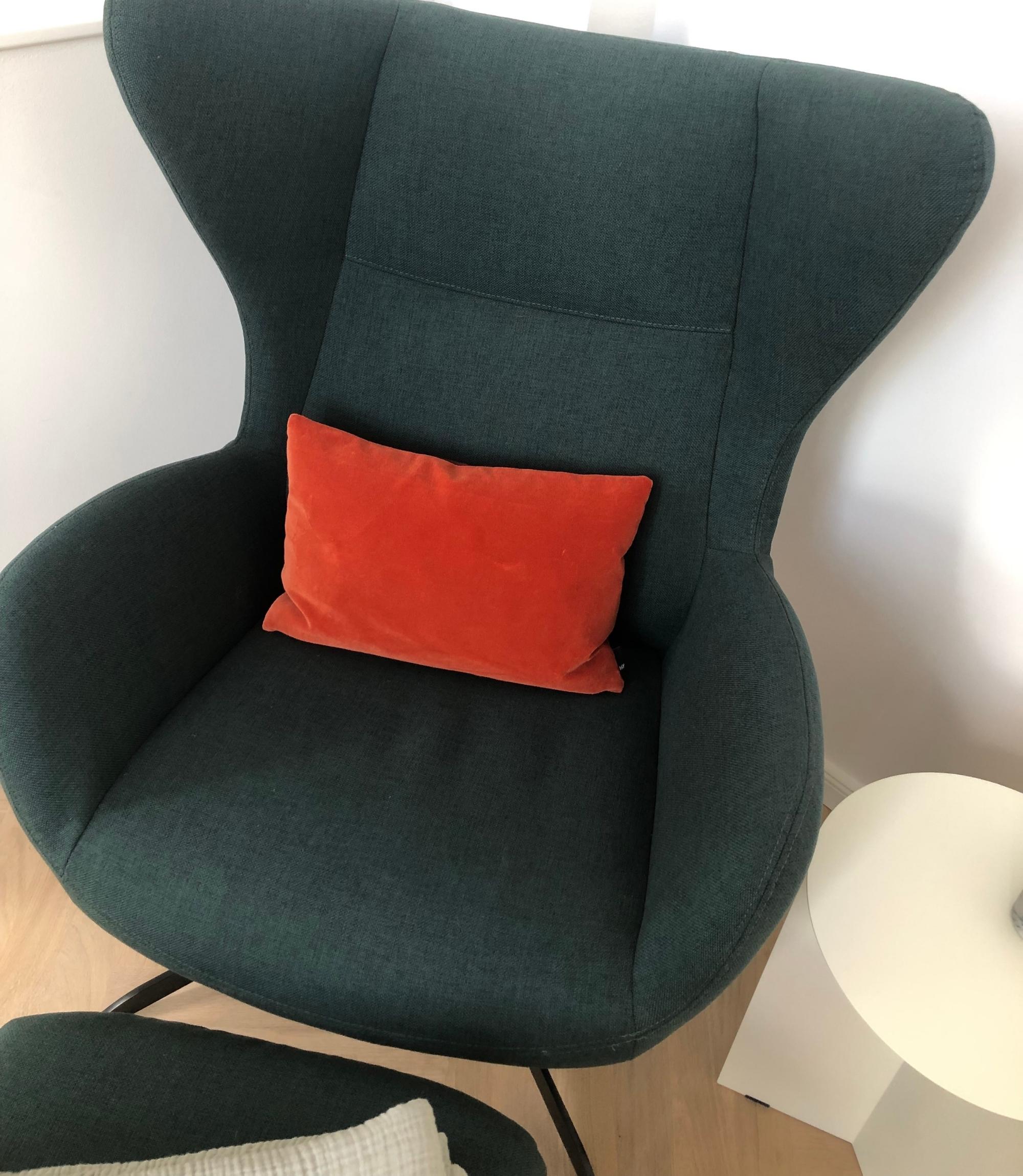Bolia Solo Drehsessel mit Hocker