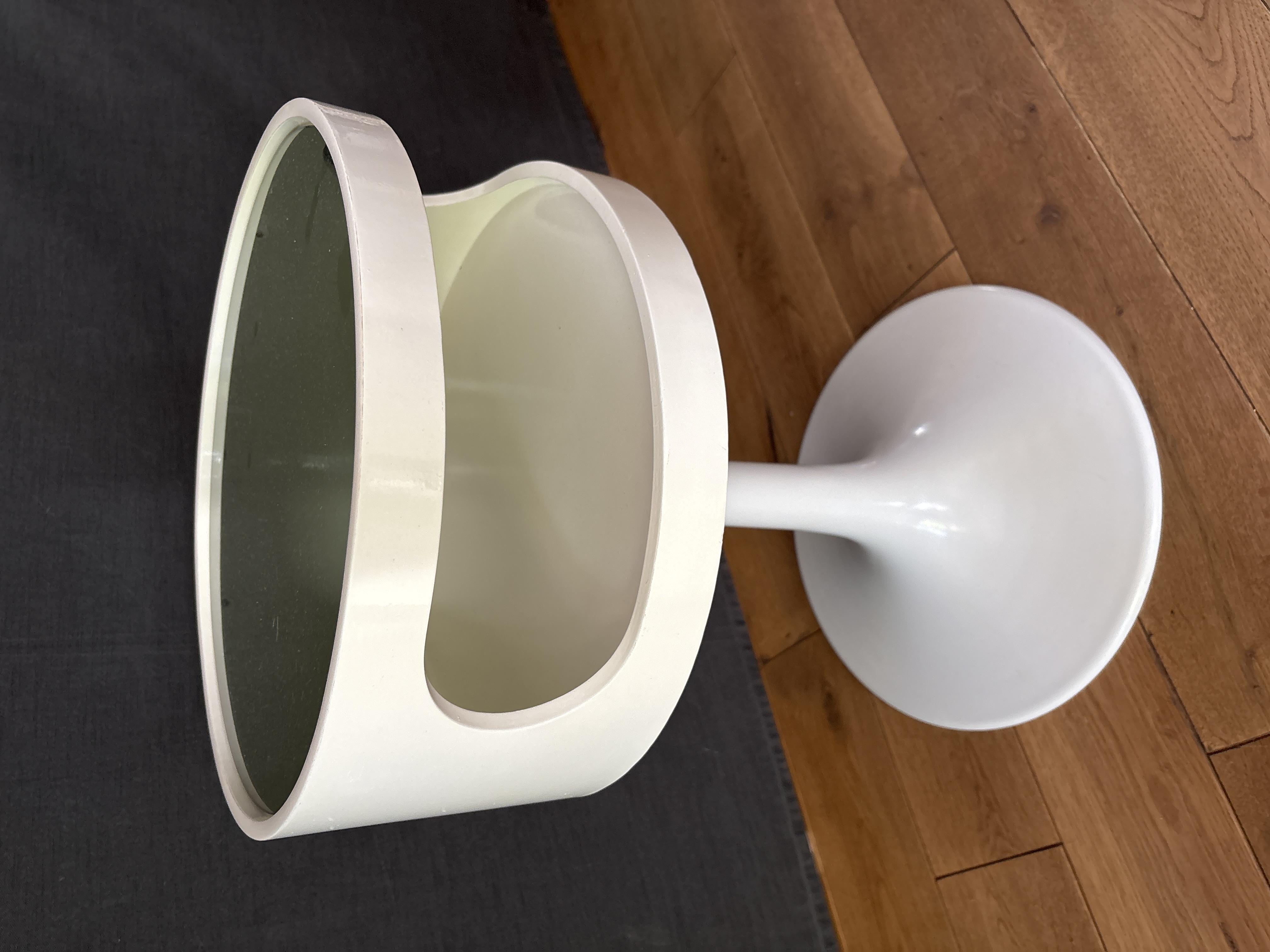 Space Age Luna Beistelltisch 33cm