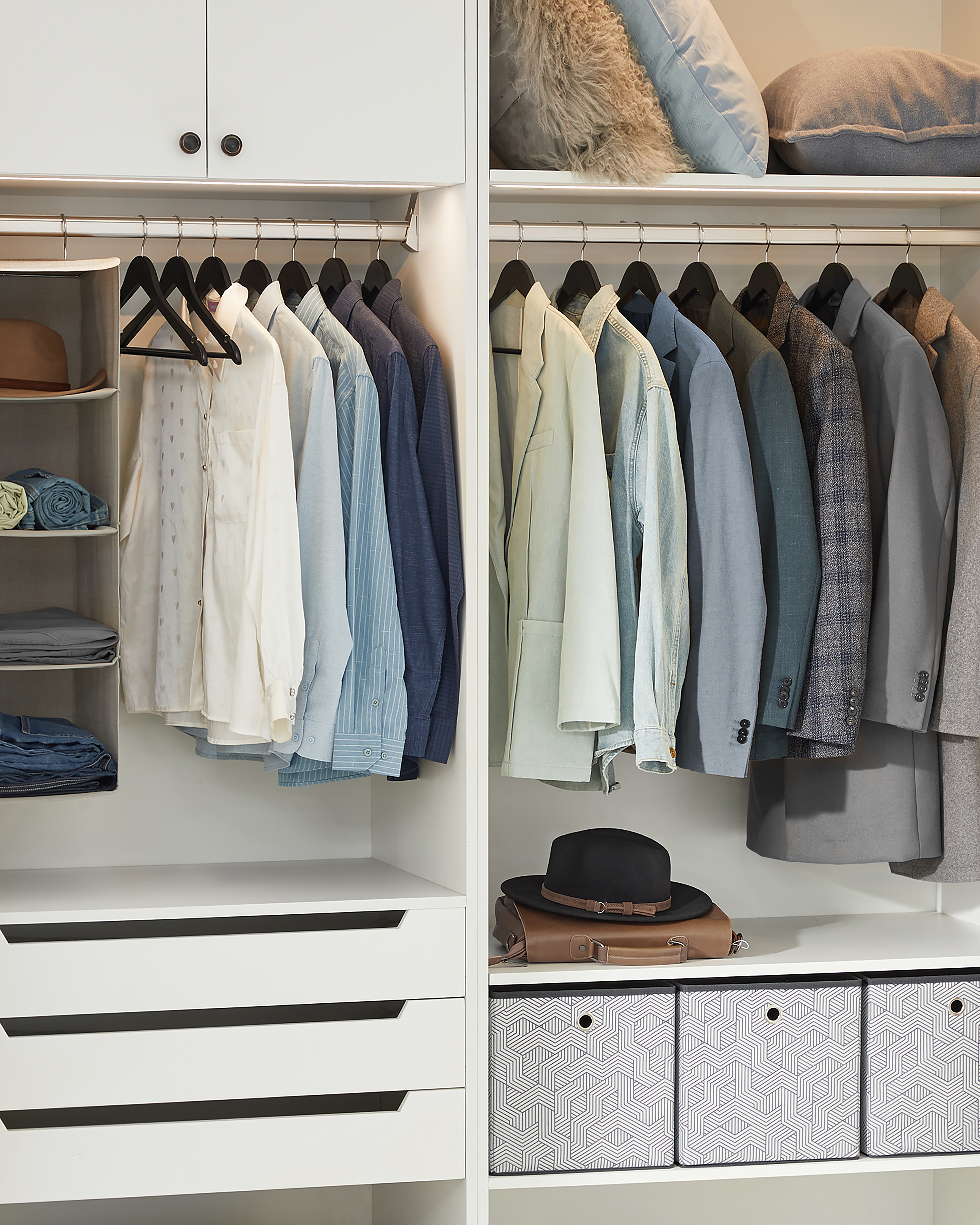 Tiuna Typ A Kleiderbügel Schwarz