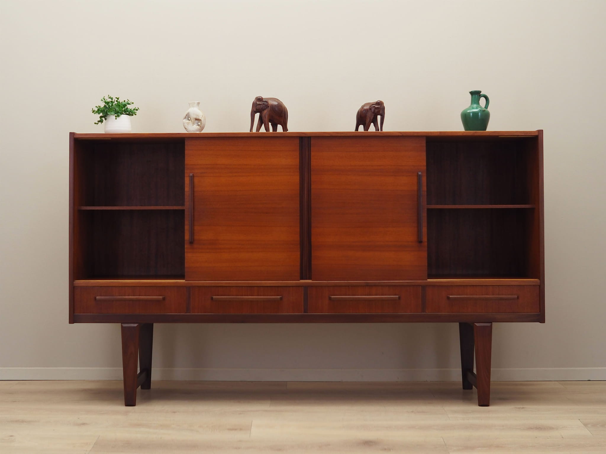 Vintage Highboard Teakholz Braun 1960er Jahre