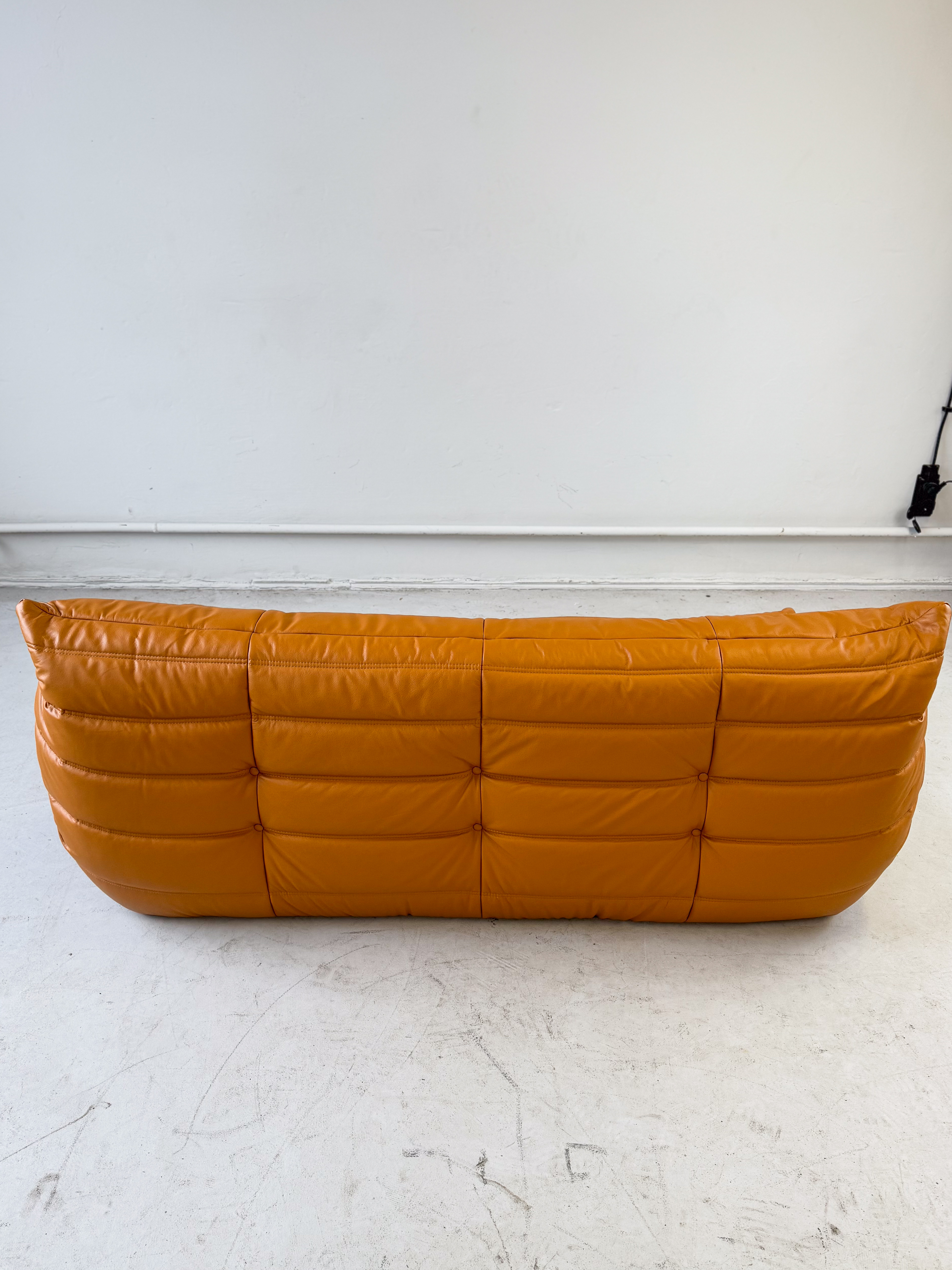 Togo Sofa 3-Sitzer Hochglanzleder Cognac Hell