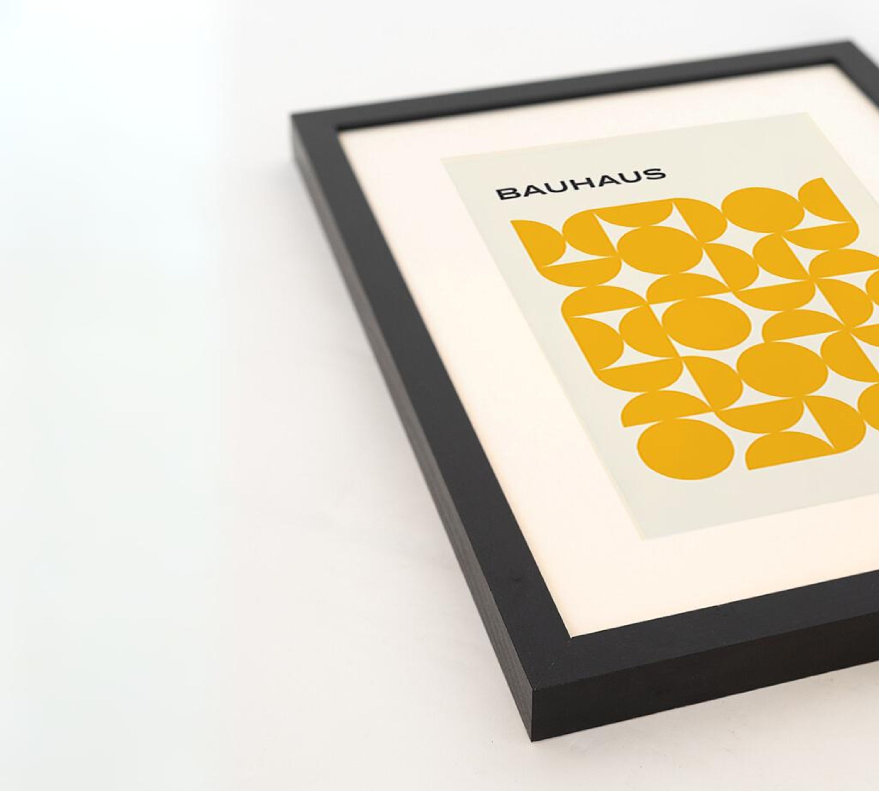 Bauhaus Yellow Kunstdruck mit Rahmen Mehrfarbig