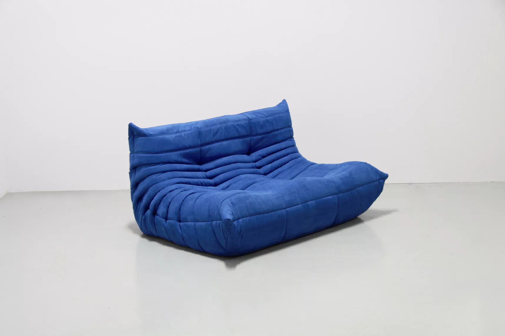 Togo Sofa 2-Sitzer Textil Blau