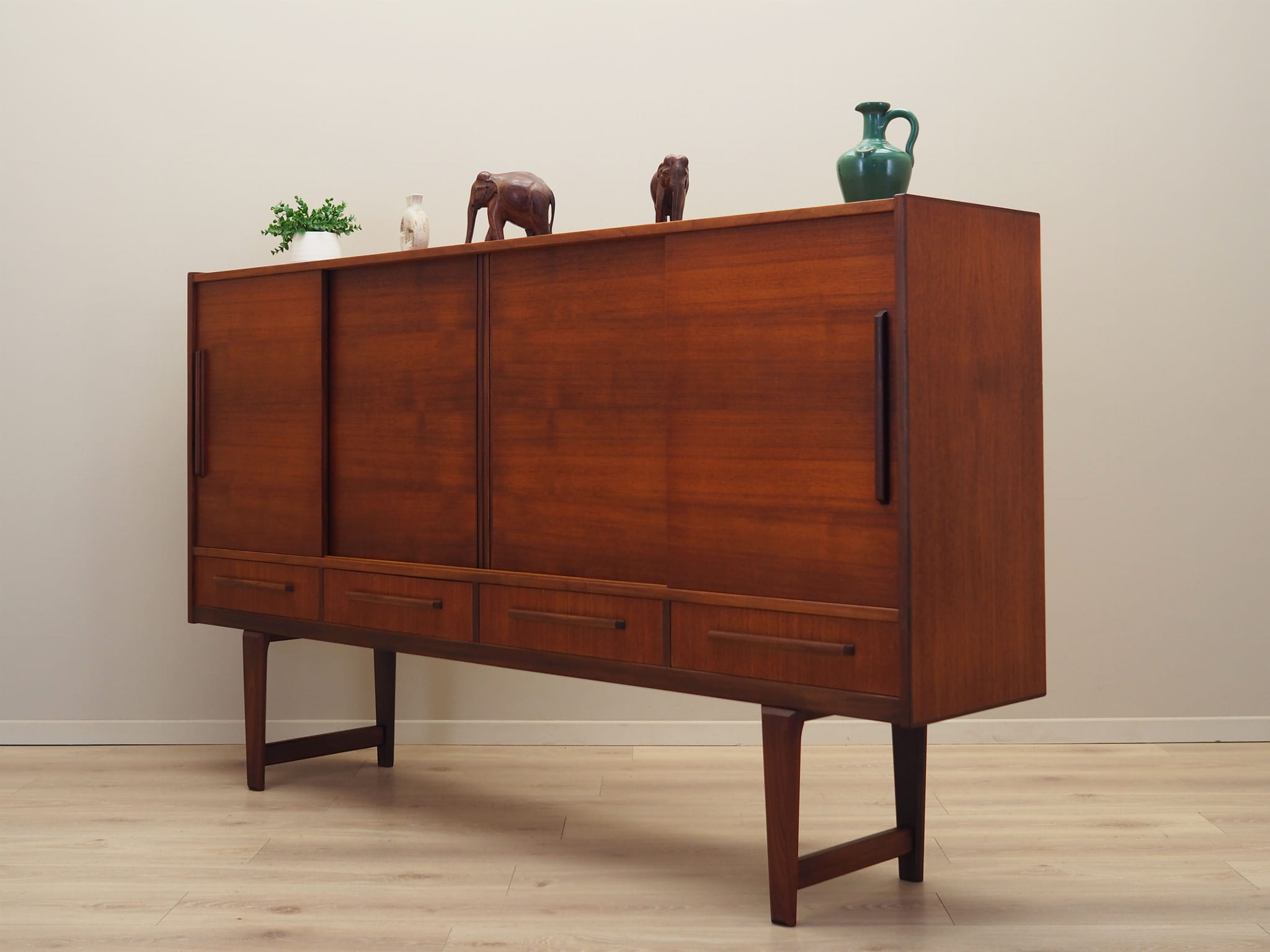 Vintage Highboard Teakholz Braun 1960er Jahre