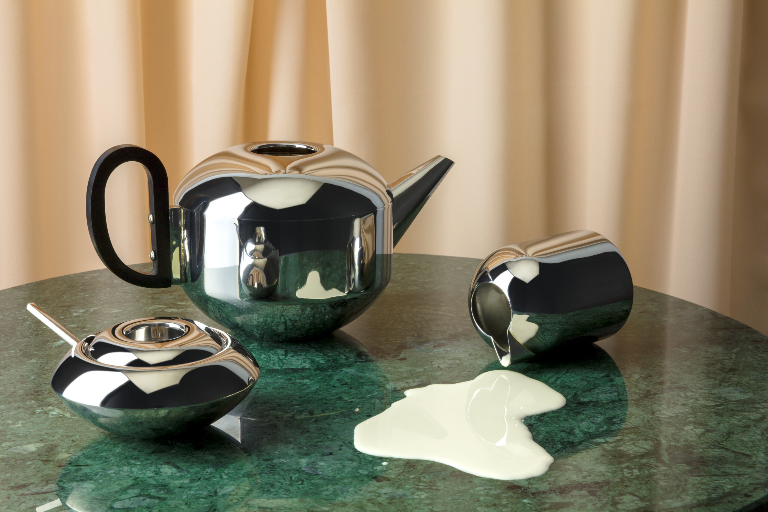 Form Teekanne Edelstahl Bakelite Silber