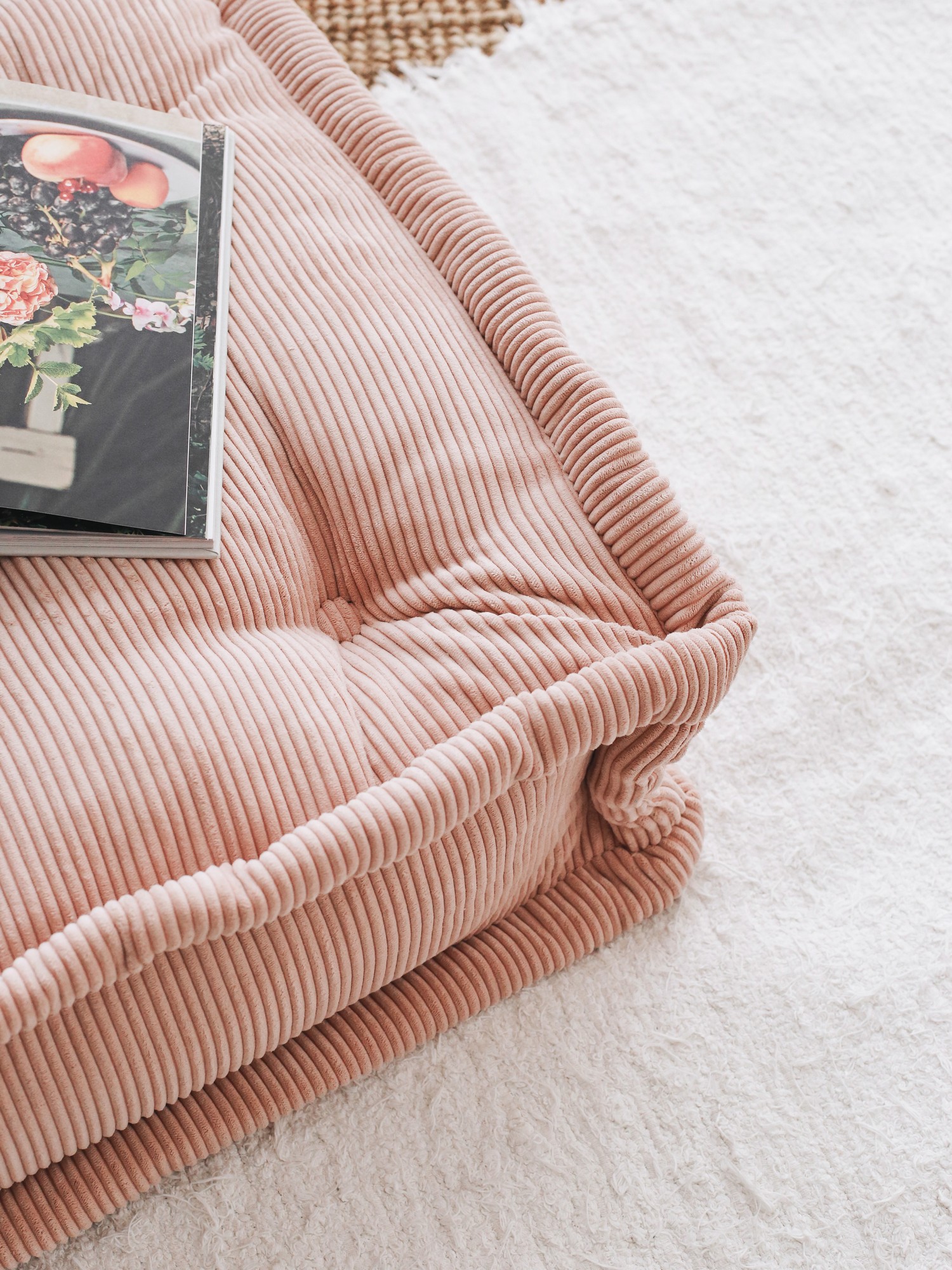 Biscuit Cushion Velvet Pink