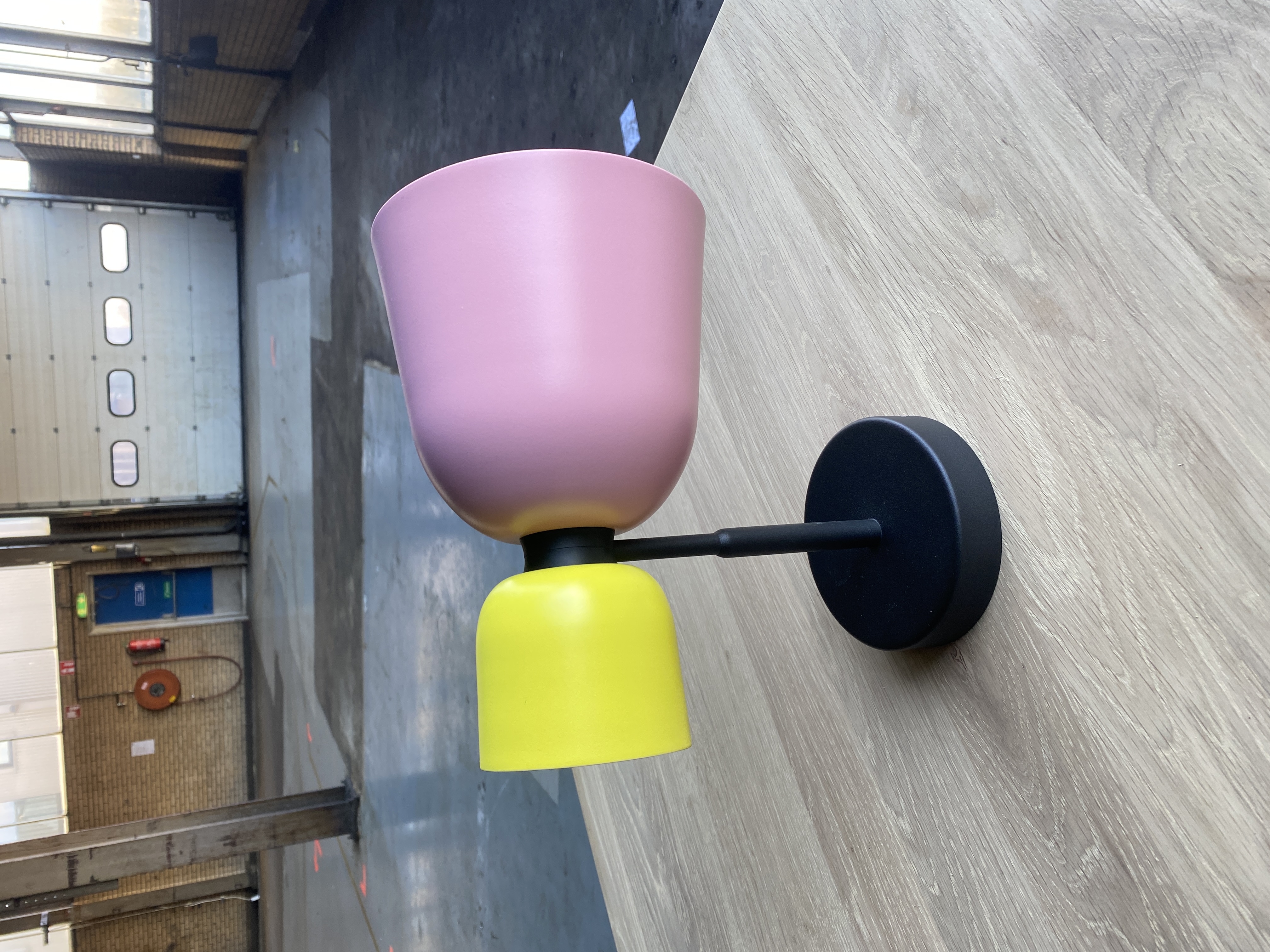 Alphabeta Wandlampe Stahl Gelb Rosa