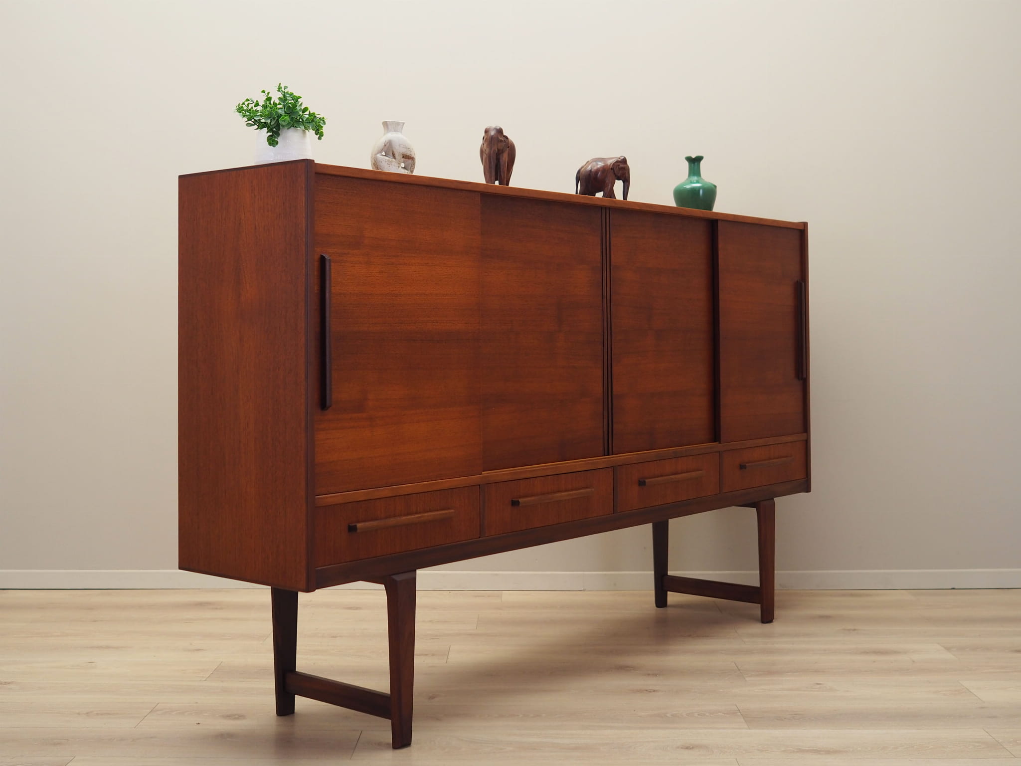 Vintage Highboard Teakholz Braun 1960er Jahre