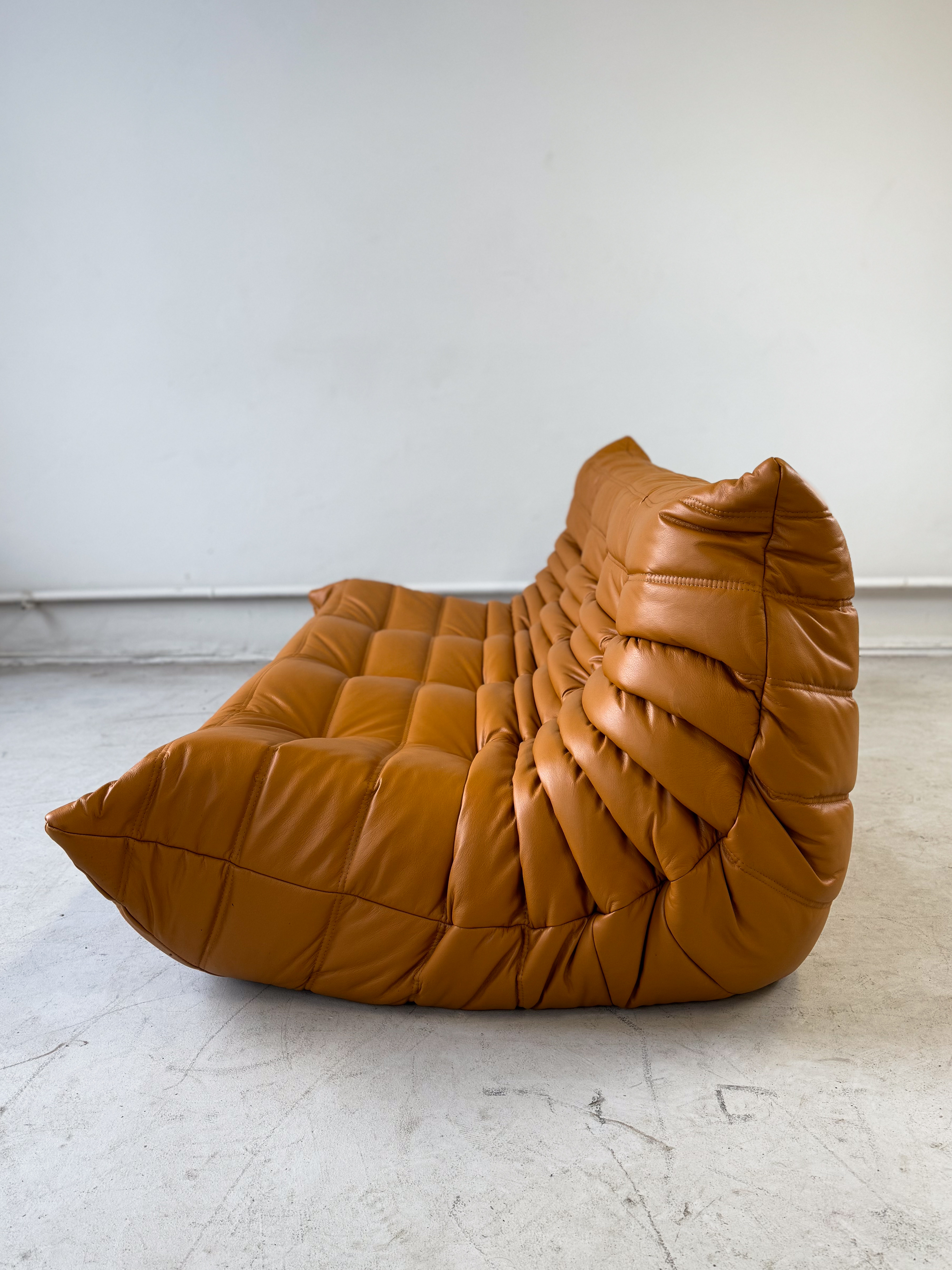 Divano Togo 3 posti pelle lucida cognac chiaro