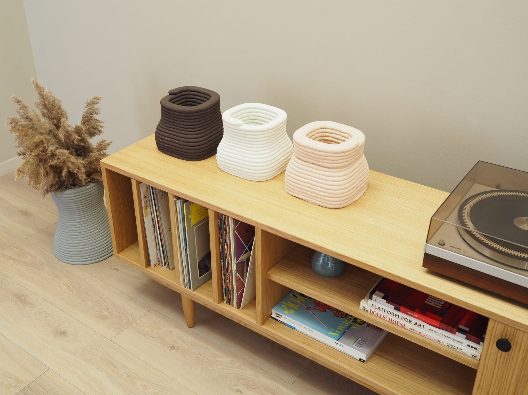 D-S19 Vinyl cabinet Oak veneer