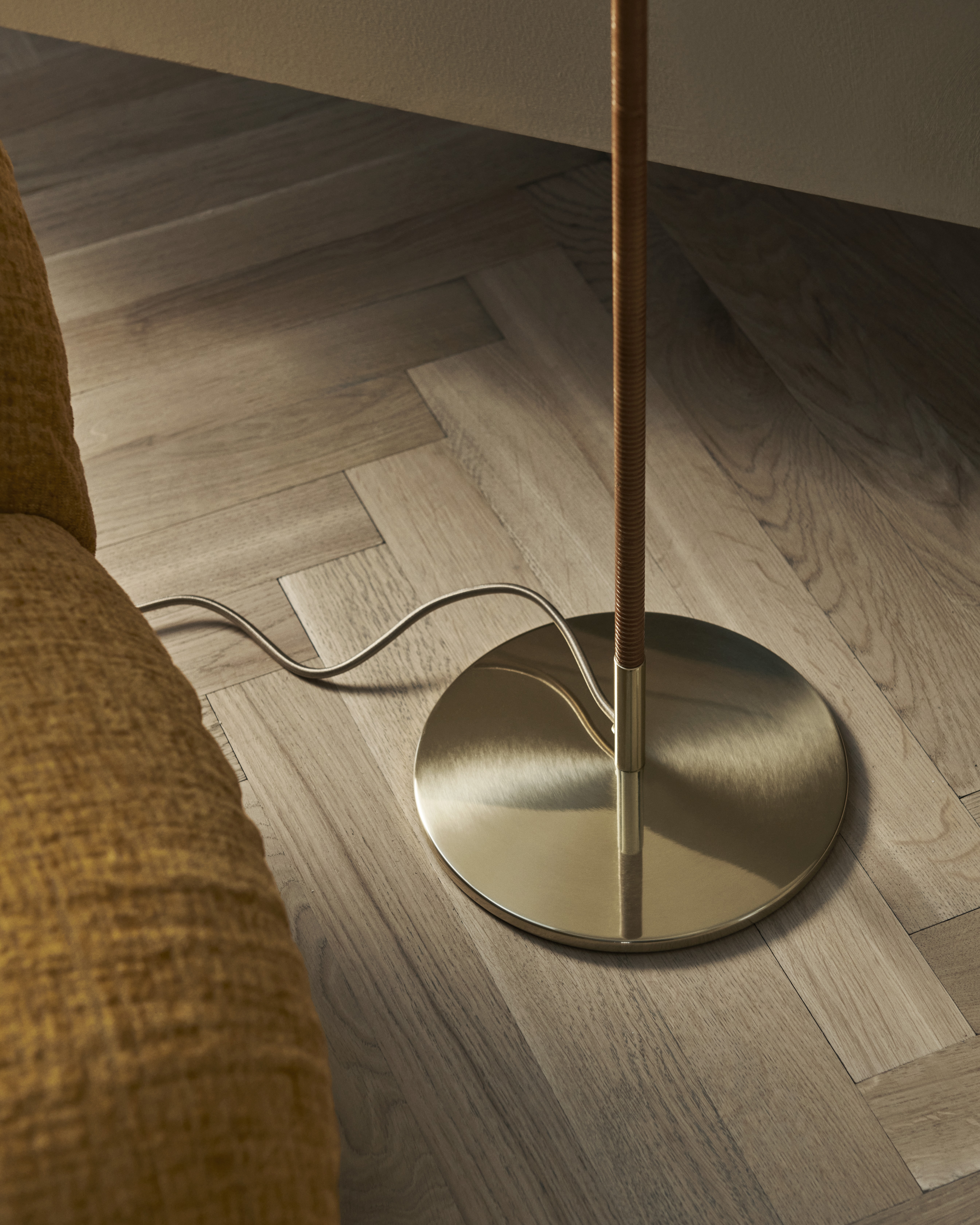 9602 Stehleuchte Beige